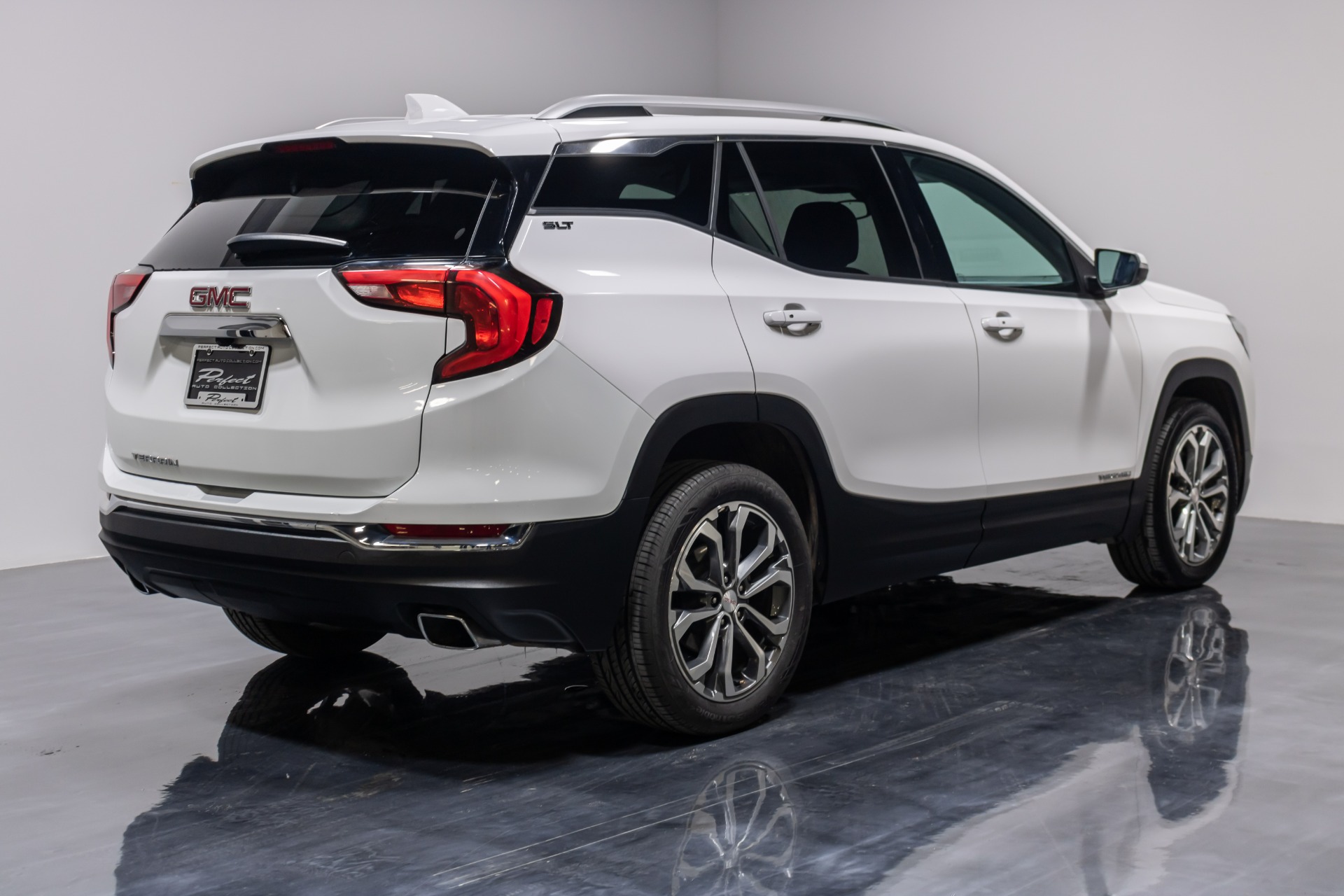 Used 2019 GMC Terrain SLT Sport Utility 4D for sale Sold at Perfect Auto Collection in Akron OH 44310 4