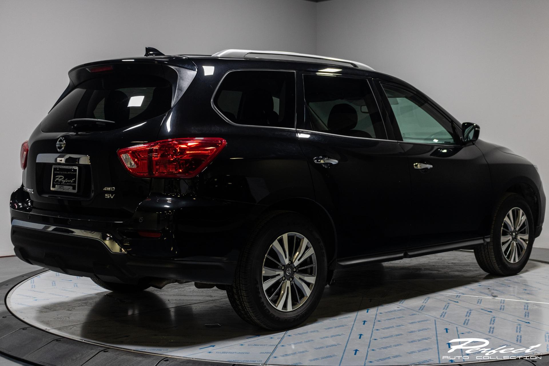 Used 2019 Nissan Pathfinder SV for sale Sold at Perfect Auto Collection in Akron OH 44310 4