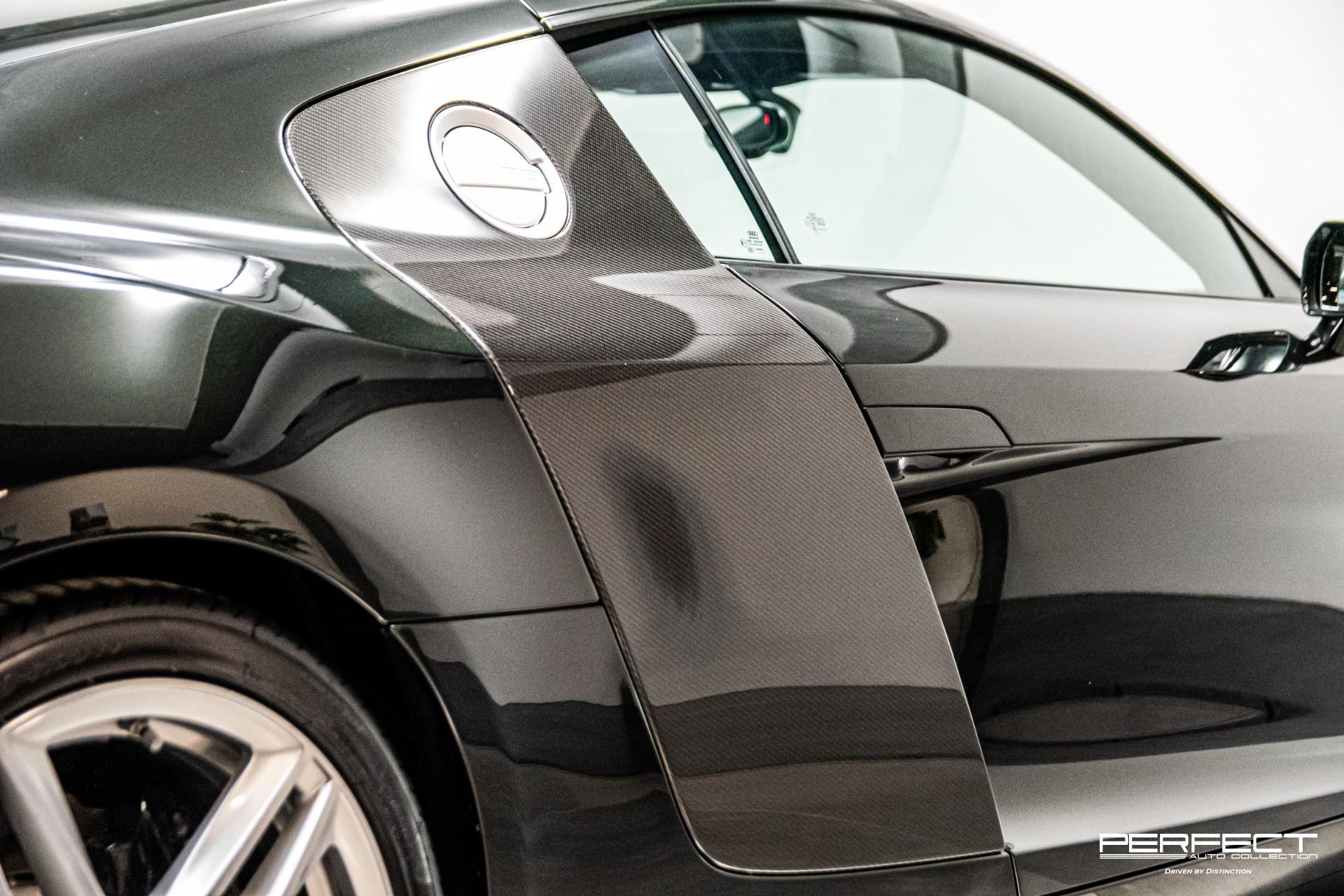 Audi R8 V10 PLUS (2015 ) - Carbon Side Fin (single side for