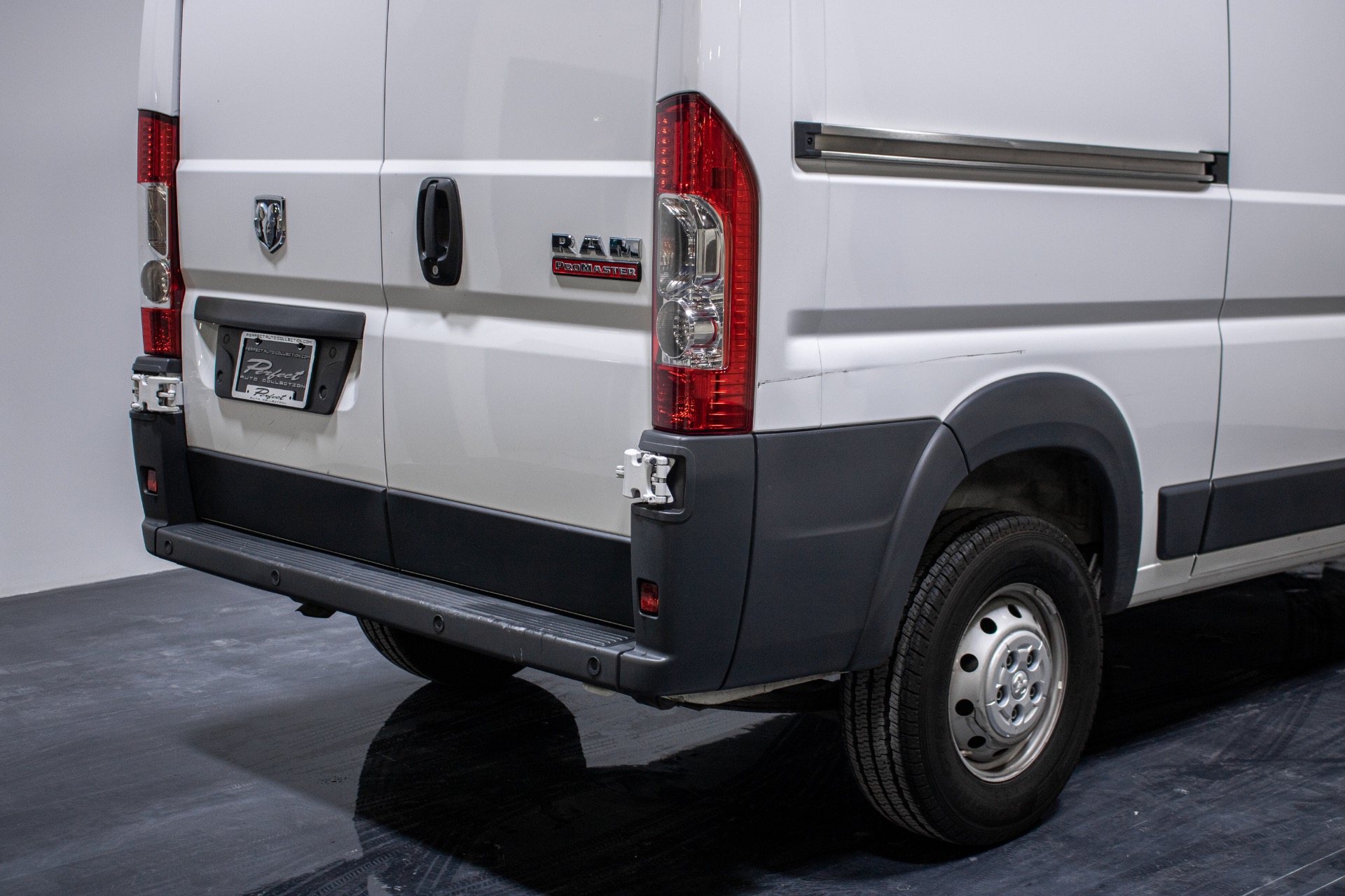 Used 2018 Ram ProMaster Cargo Van 1500 High Roof Van 3D for sale Sold at Perfect Auto Collection in Akron OH 44310 4