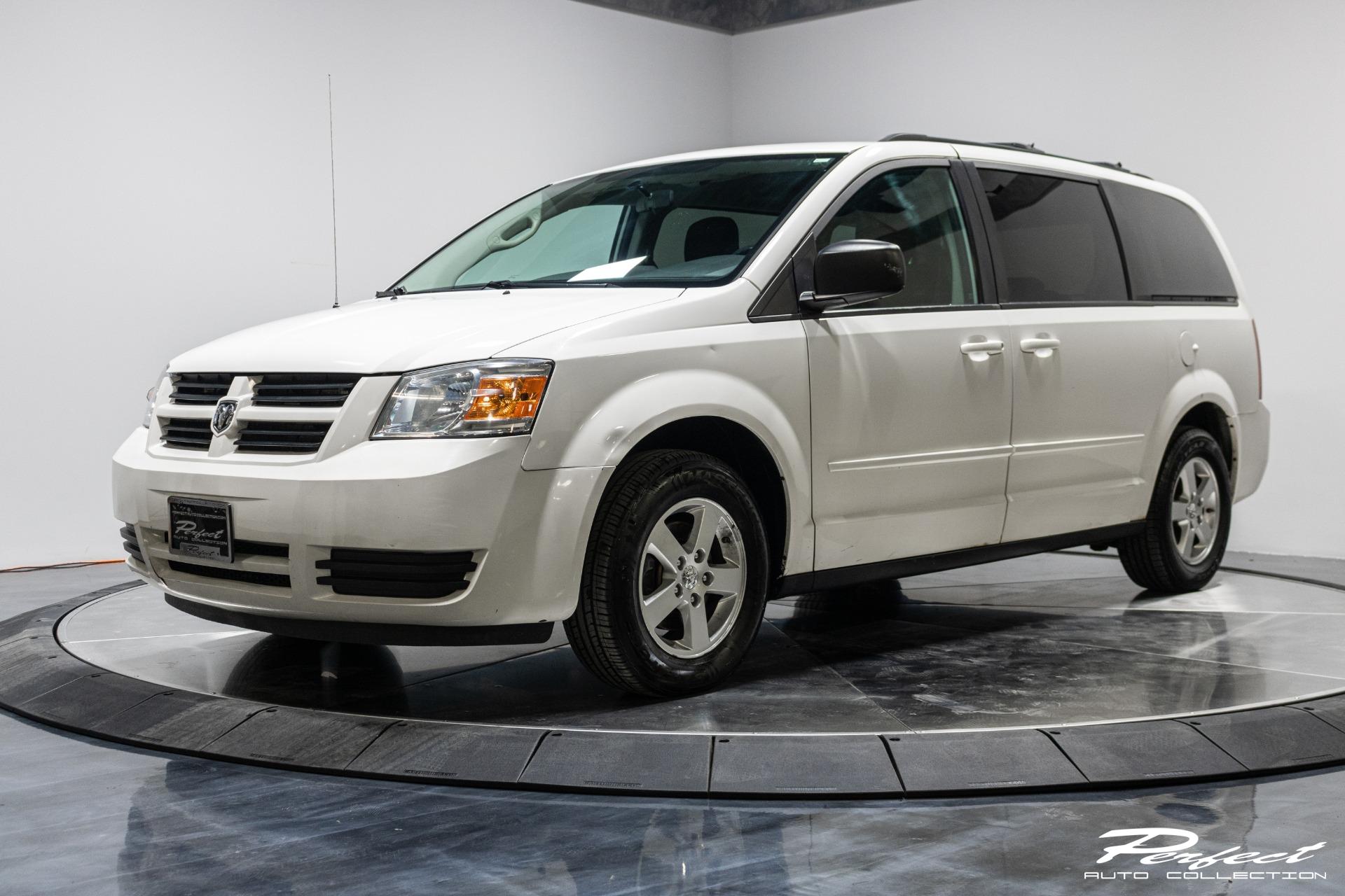 Used 2010 Dodge Grand Caravan Hero for sale Sold at Perfect Auto Collection in Akron OH 44310 1