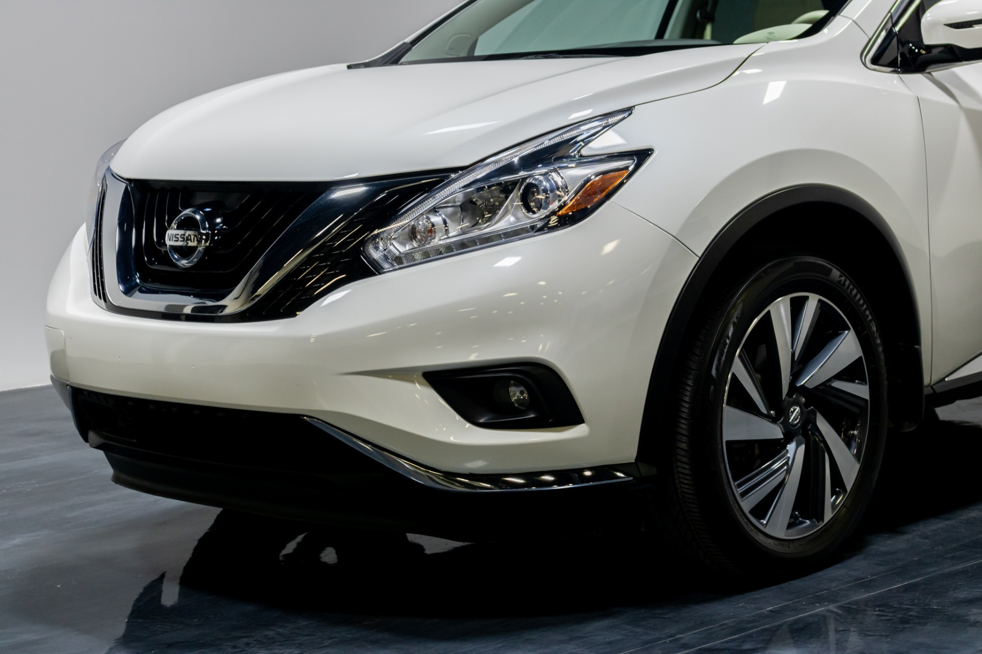 Used 2018 Nissan Murano Platinum Sport Utility 4D for sale Sold at Perfect Auto Collection in Akron OH 44310 3