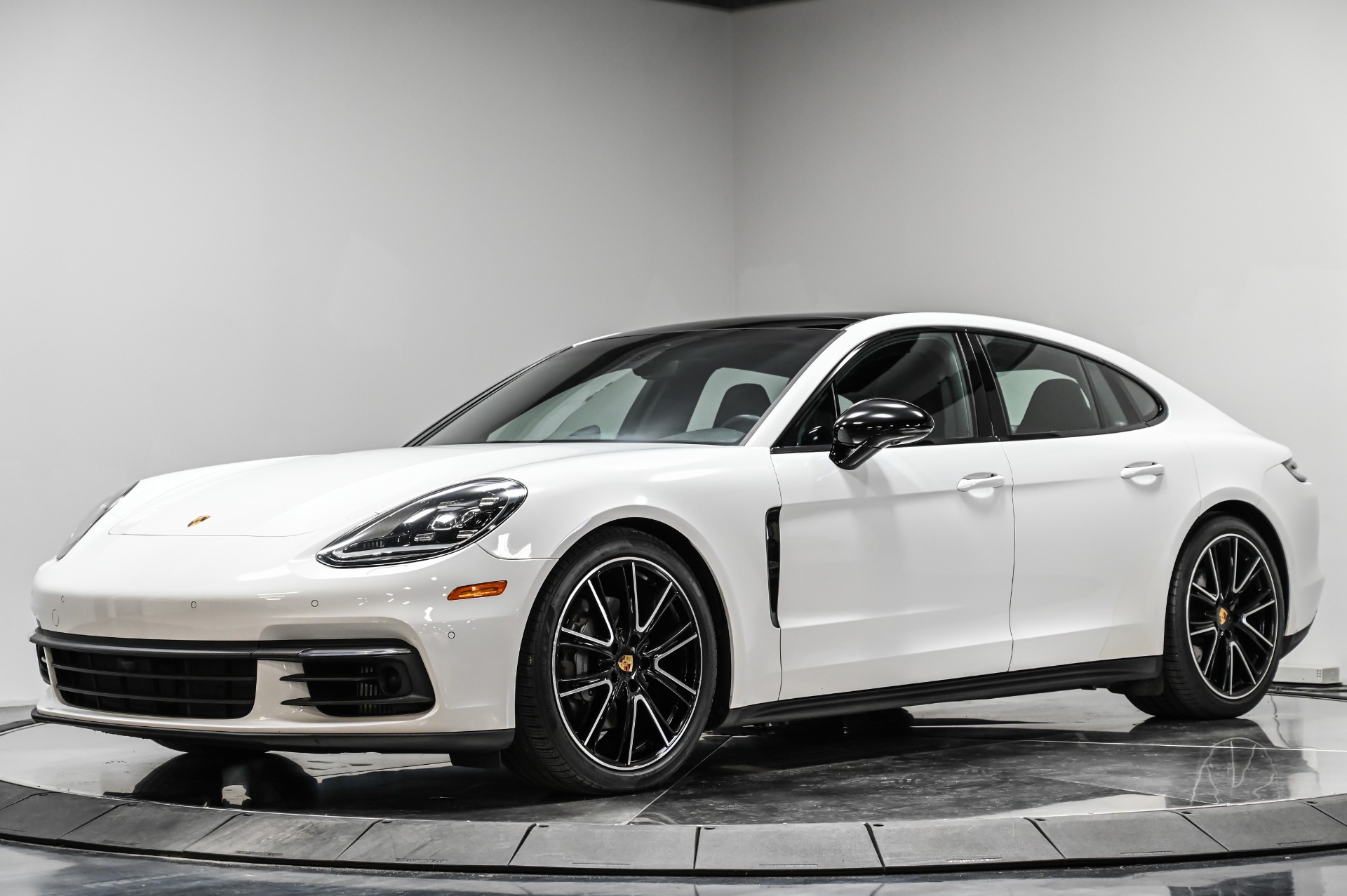 Cab Top & A-Pillar Kit | PORSCHE PANAMERA 4 EXECUTIVE 2019 Cab Top & A-Pillar Kit | PORSCHE PANAMERA 4 EXECUTIVE 2019