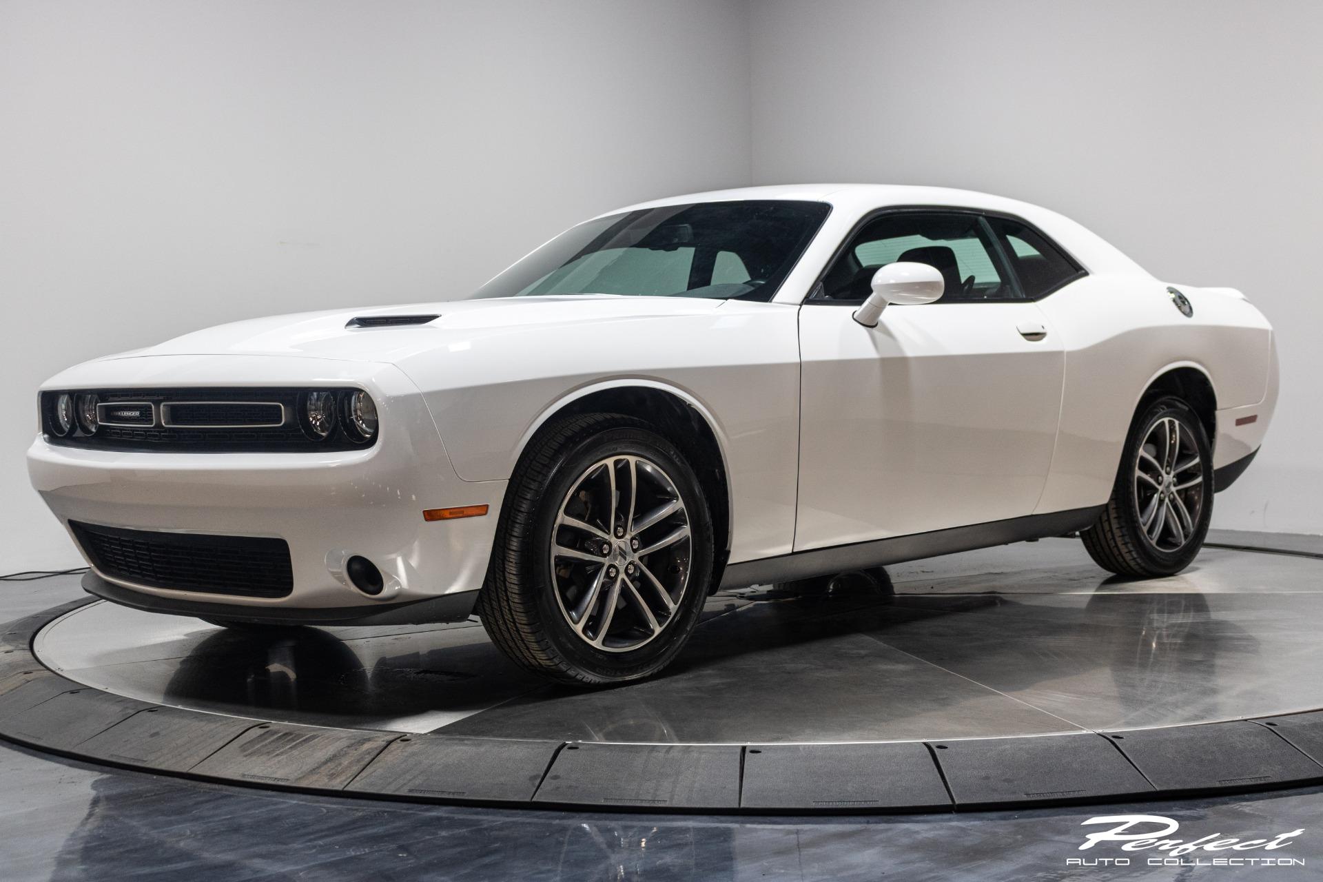 Used 2019 Dodge Challenger SXT AWD for sale $21,493 at Perfect Auto Collection in Akron OH 44310 1
