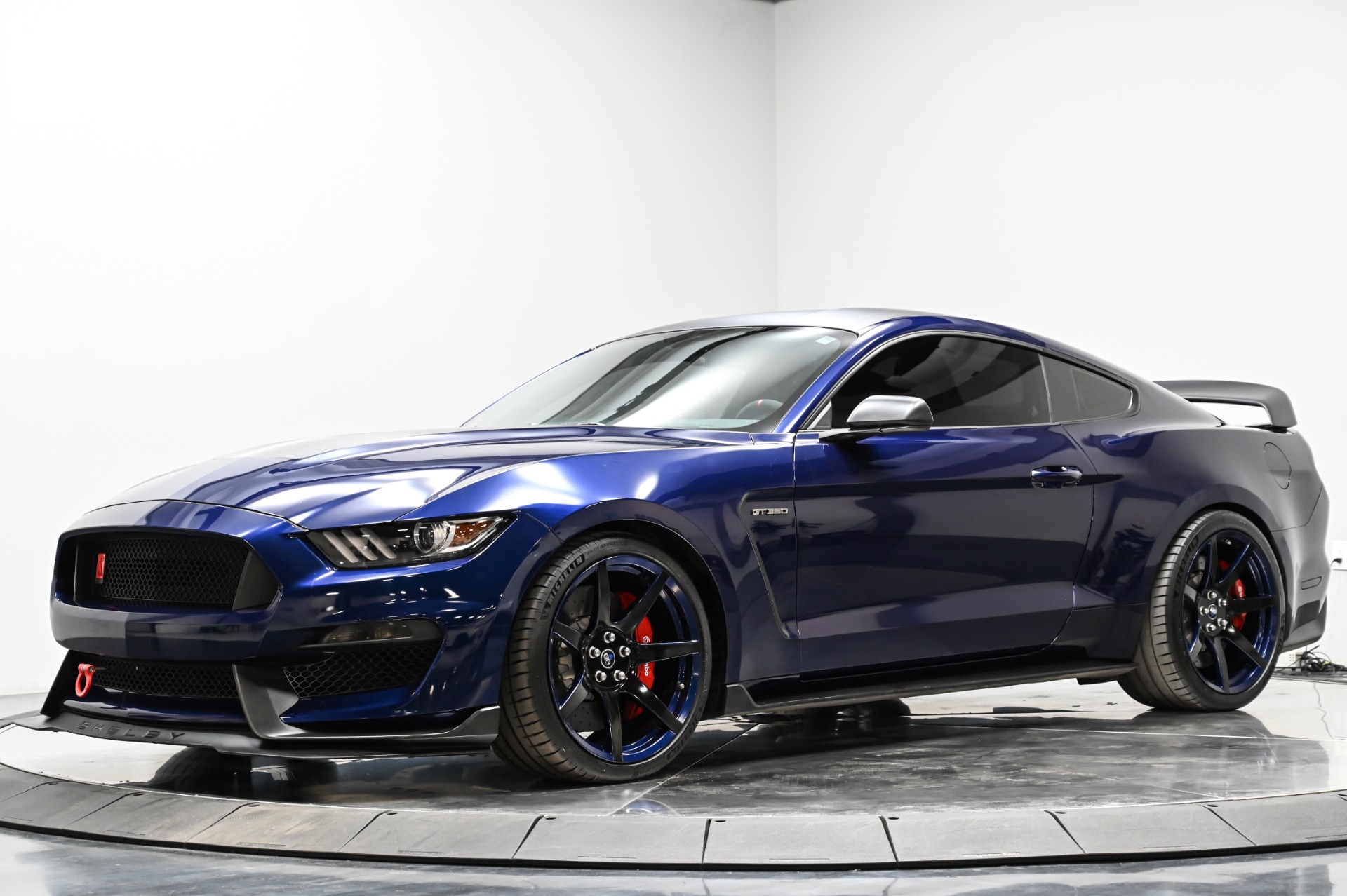 Trunk Ledge Kit | FORD MUSTANG SHELBY GT350R 2018 Trunk Ledge Kit | FORD MUSTANG SHELBY GT350R 2018