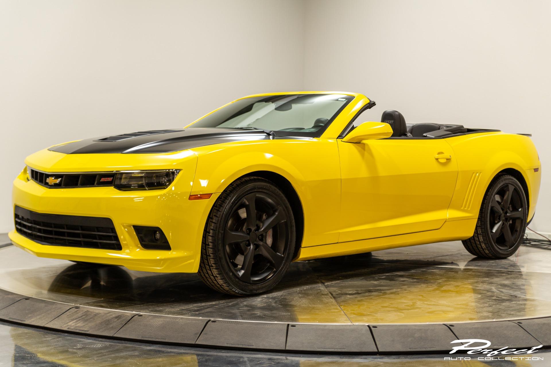 Used 2015 Chevrolet Camaro SS for sale Sold at Perfect Auto Collection in Akron OH 44310 1