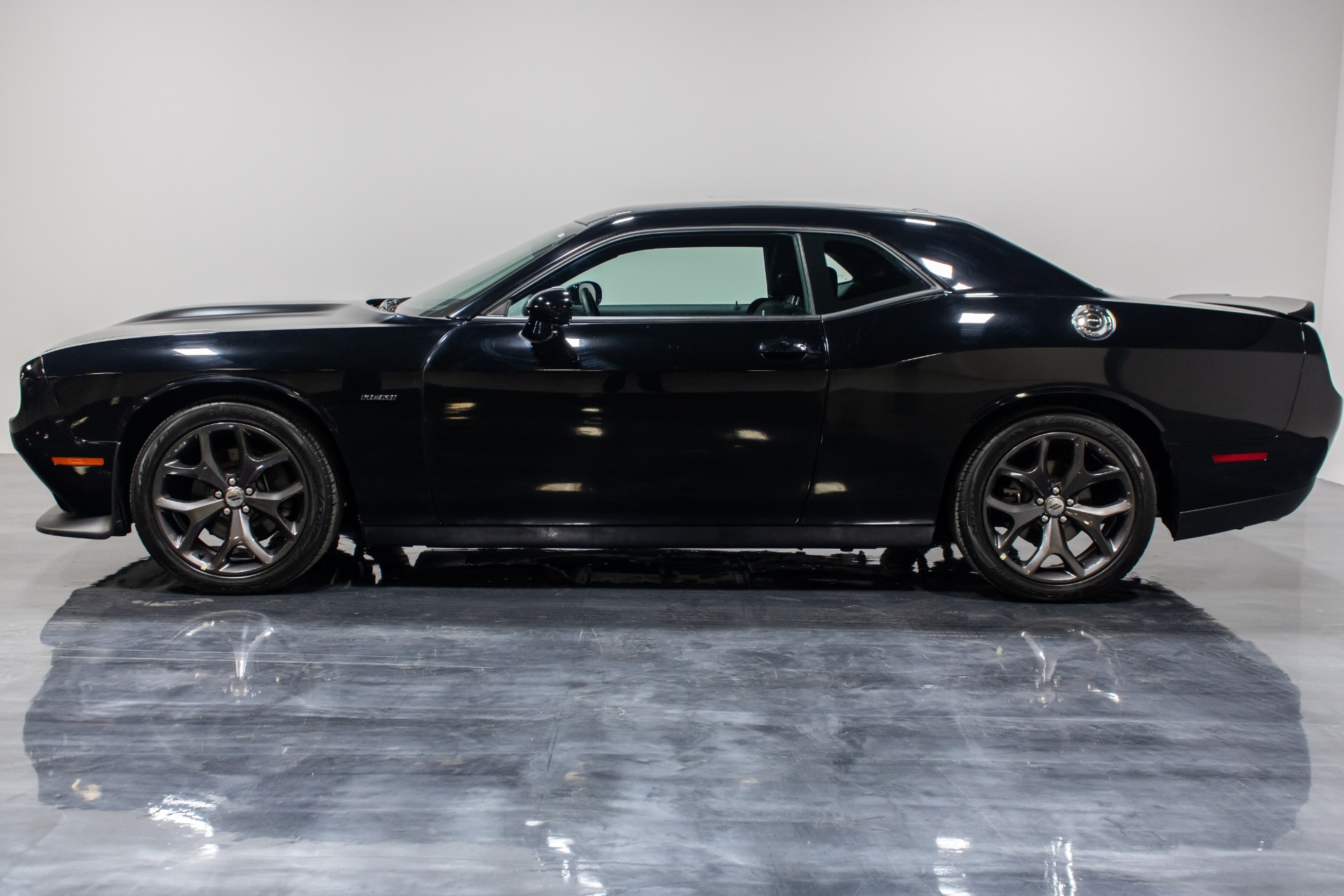 Used 2019 Dodge Challenger R/T Coupe 2D For Sale ($25,493) | Perfect
