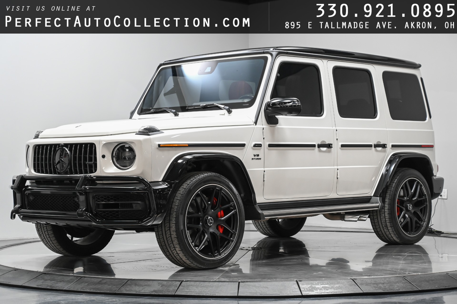 Mercedes-Benz G 55 AMG ブラックとCLS ホワイトのセット Mercedes-Benz G 55 AMG ブラックとCLS ホワイトのセット
