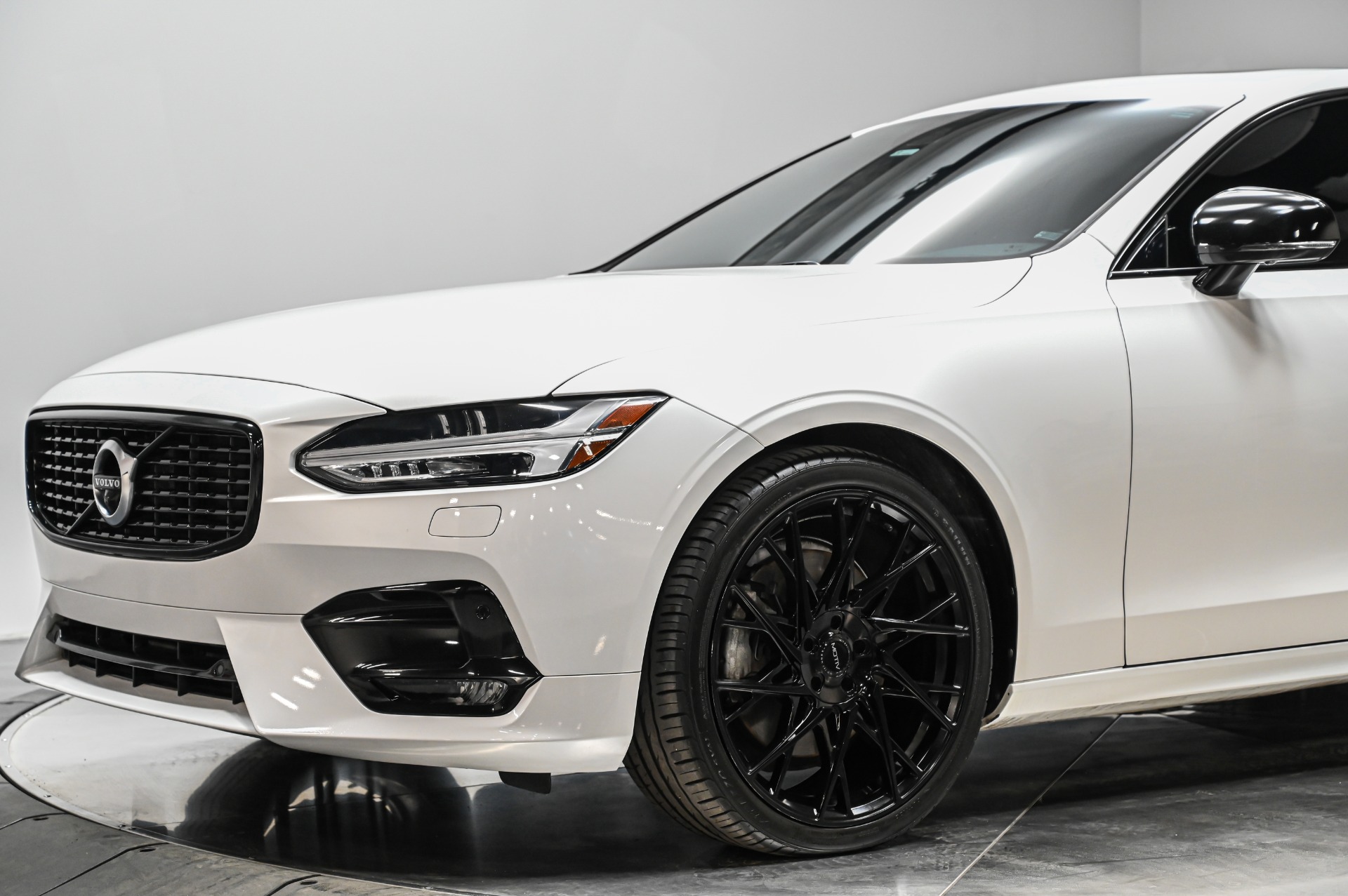 Used 2020 Volvo S90 T6 R-Design For Sale (Sold) | Perfect Auto