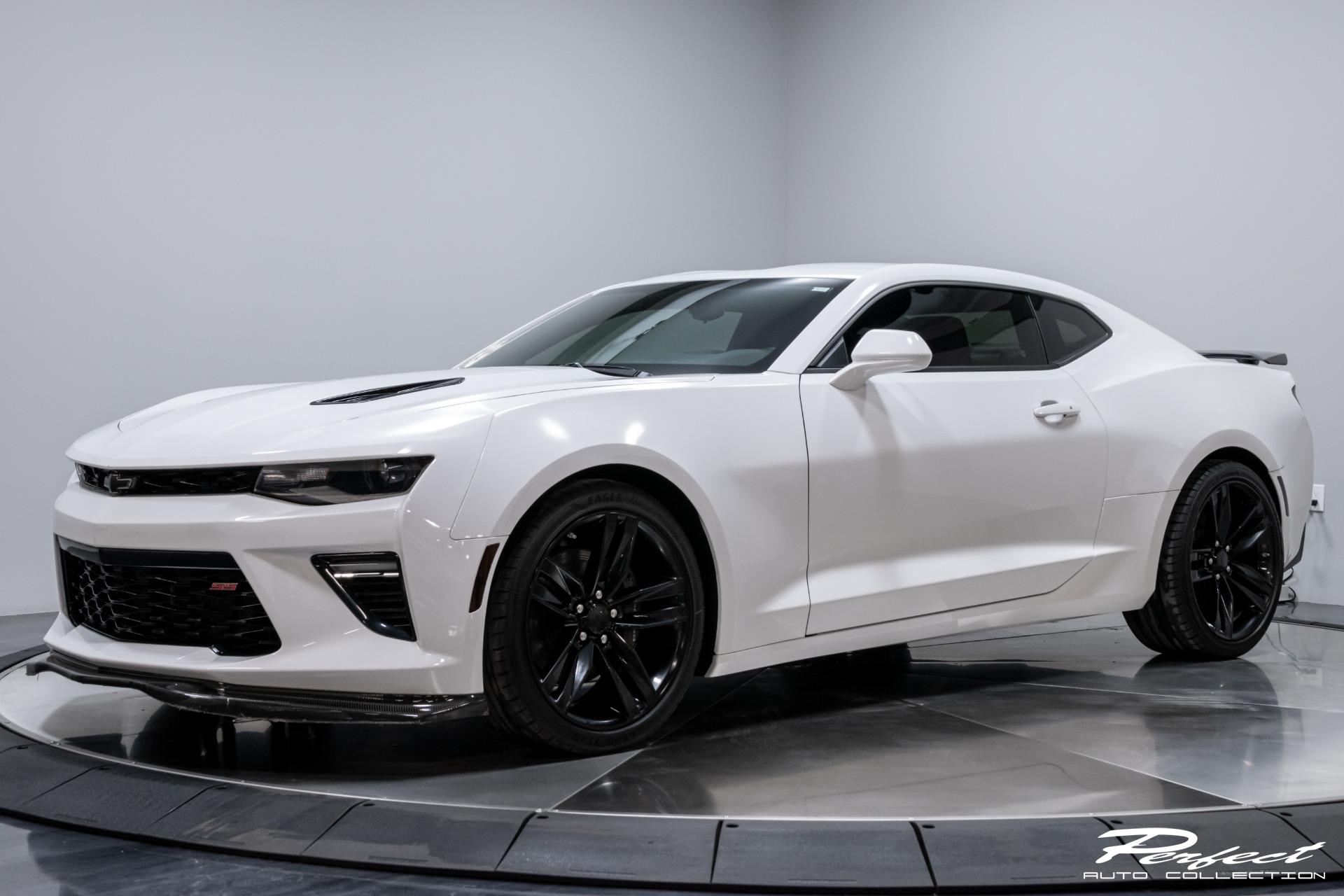 Used 2018 Chevrolet Camaro SS for sale Sold at Perfect Auto Collection in Akron OH 44310 1