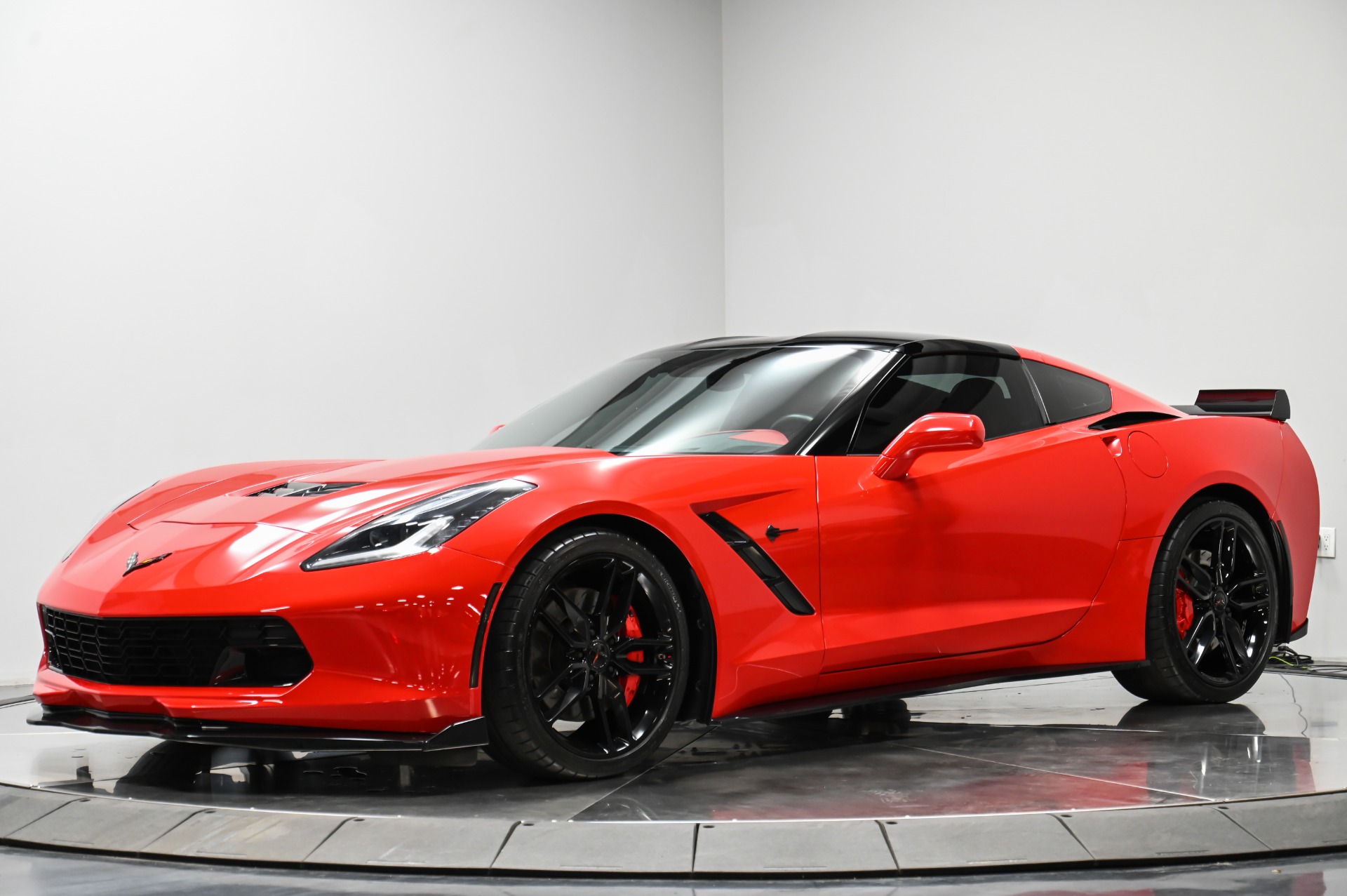原画Chevrolet Corvette Stingray &amp; Talopyon C8 Chevrolet Corvette Stingray Art Prints by Danny Whitfield