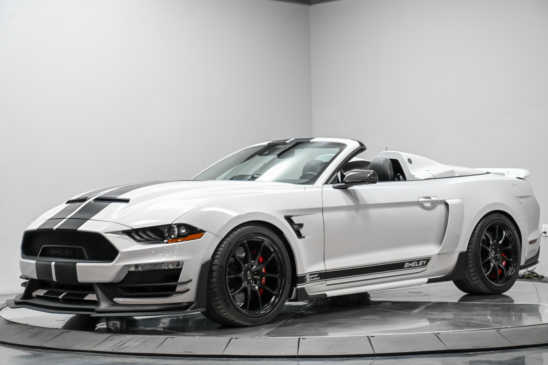 Full Fender and Mirror Kit | FORD MUSTANG FASTBACK SUPER SNAKE 2017 Full Fender and Mirror Kit | FORD MUSTANG FASTBACK SUPER SNAKE 2017
