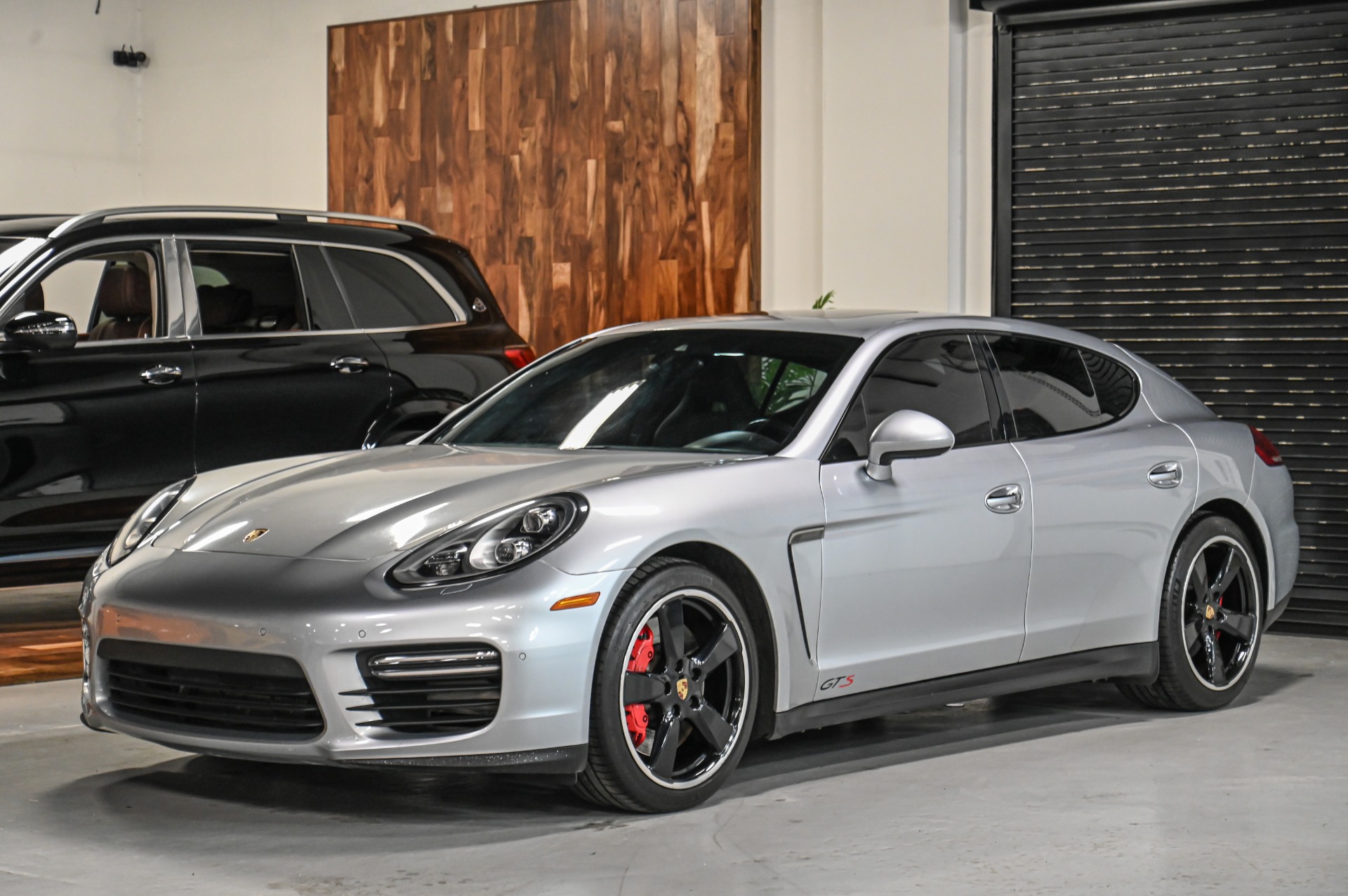 Trunk Ledge Kit | PORSCHE CAYENNE GTS 2015 Trunk Ledge Kit | PORSCHE CAYENNE GTS 2015
