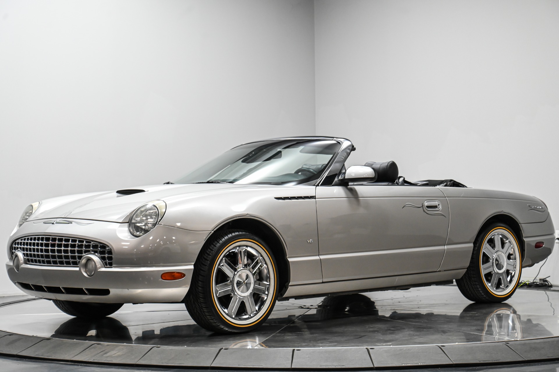 Used 2004 Ford Thunderbird Base For Sale (Sold) | Perfect Auto