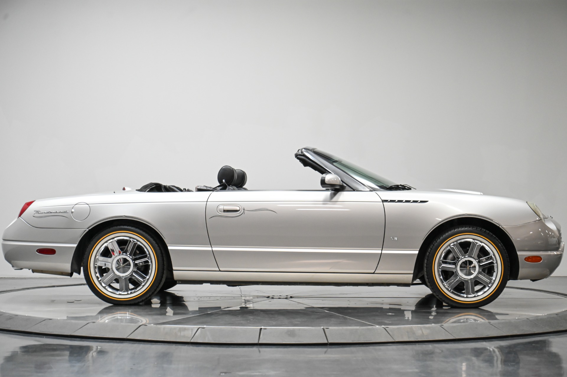 Used 2004 Ford Thunderbird Base For Sale (Sold) | Perfect Auto