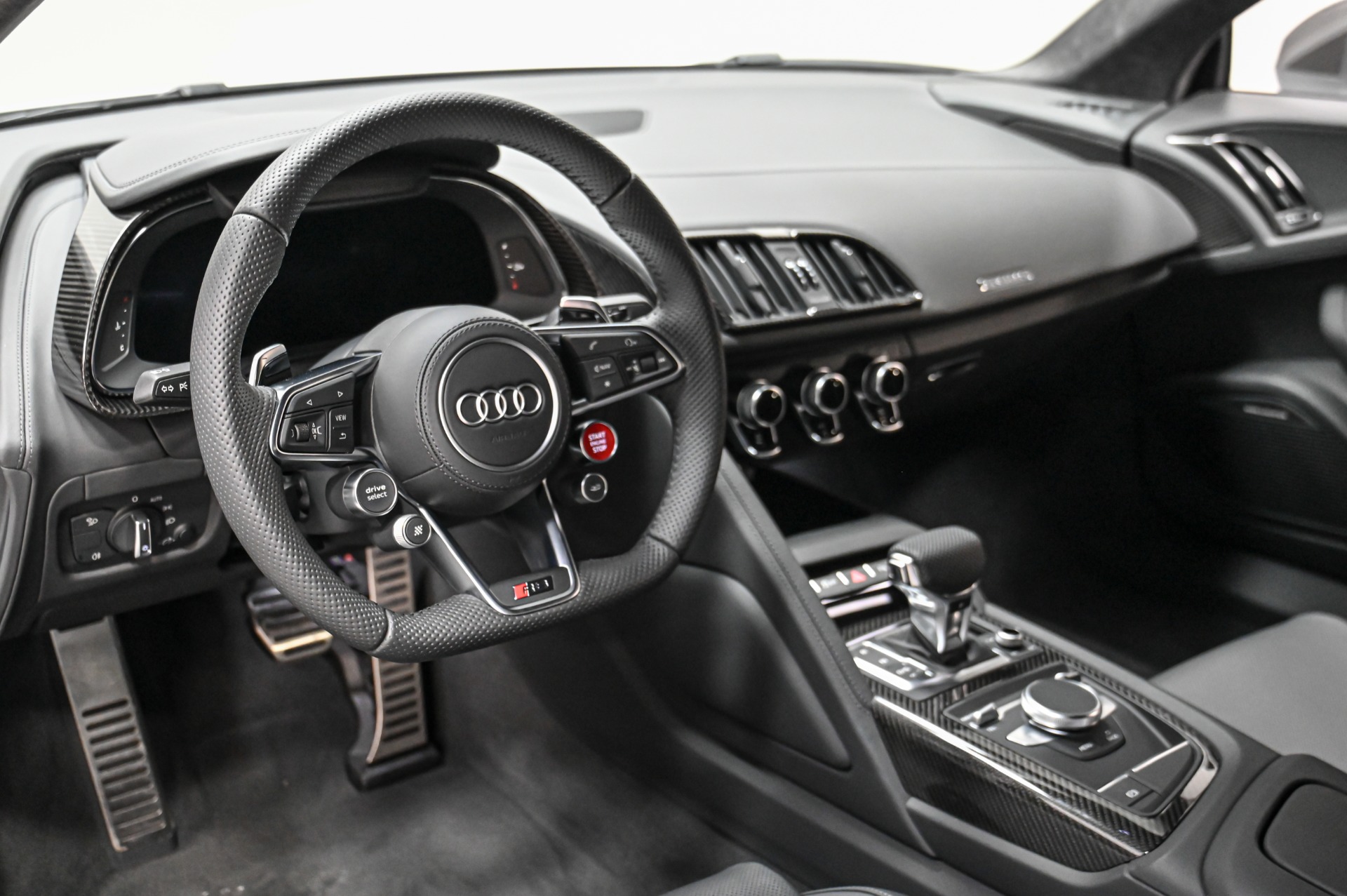 Audi R8 2005 Interior