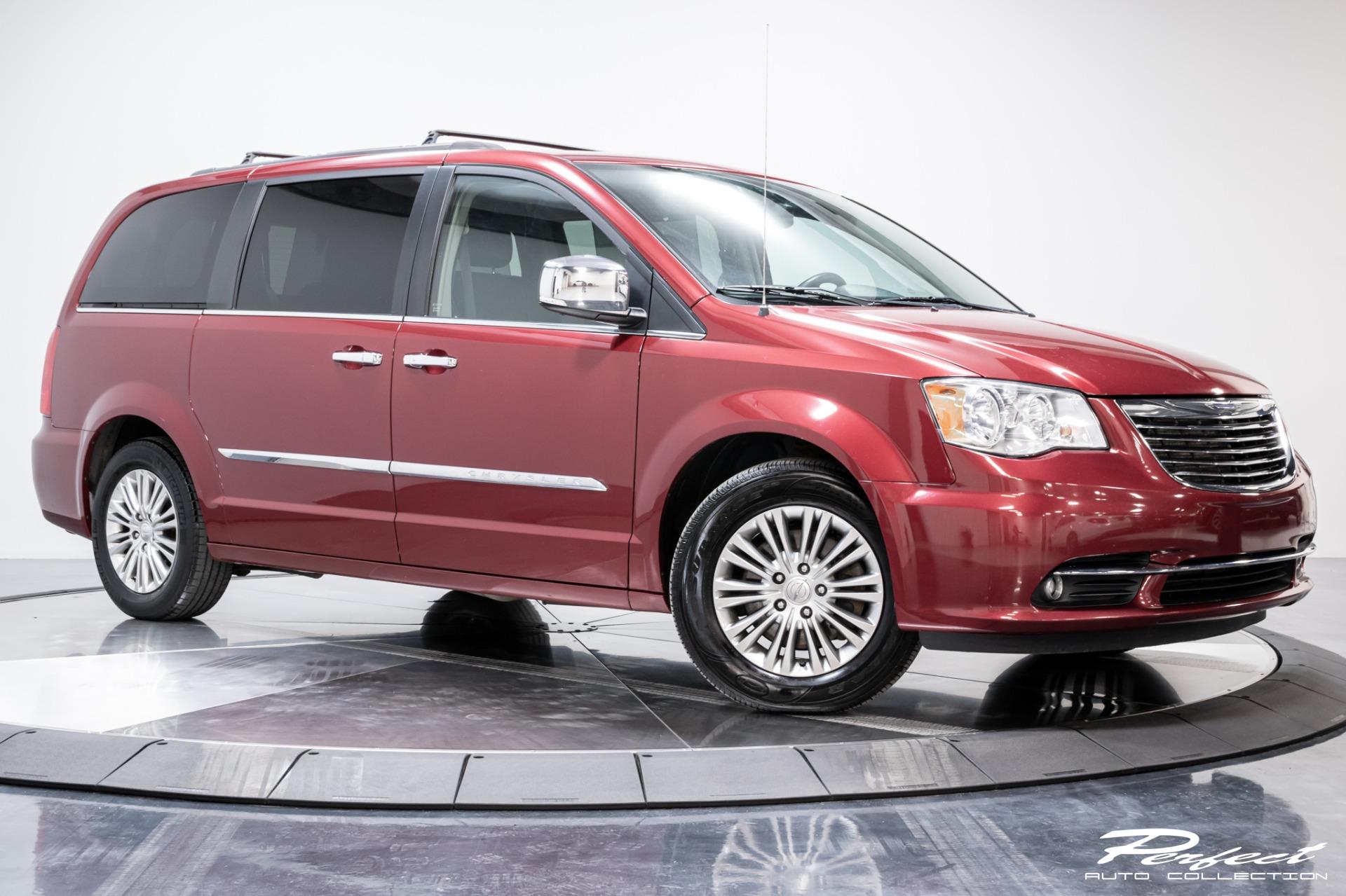 Used 2015 Chrysler Town and Country TouringL For Sale