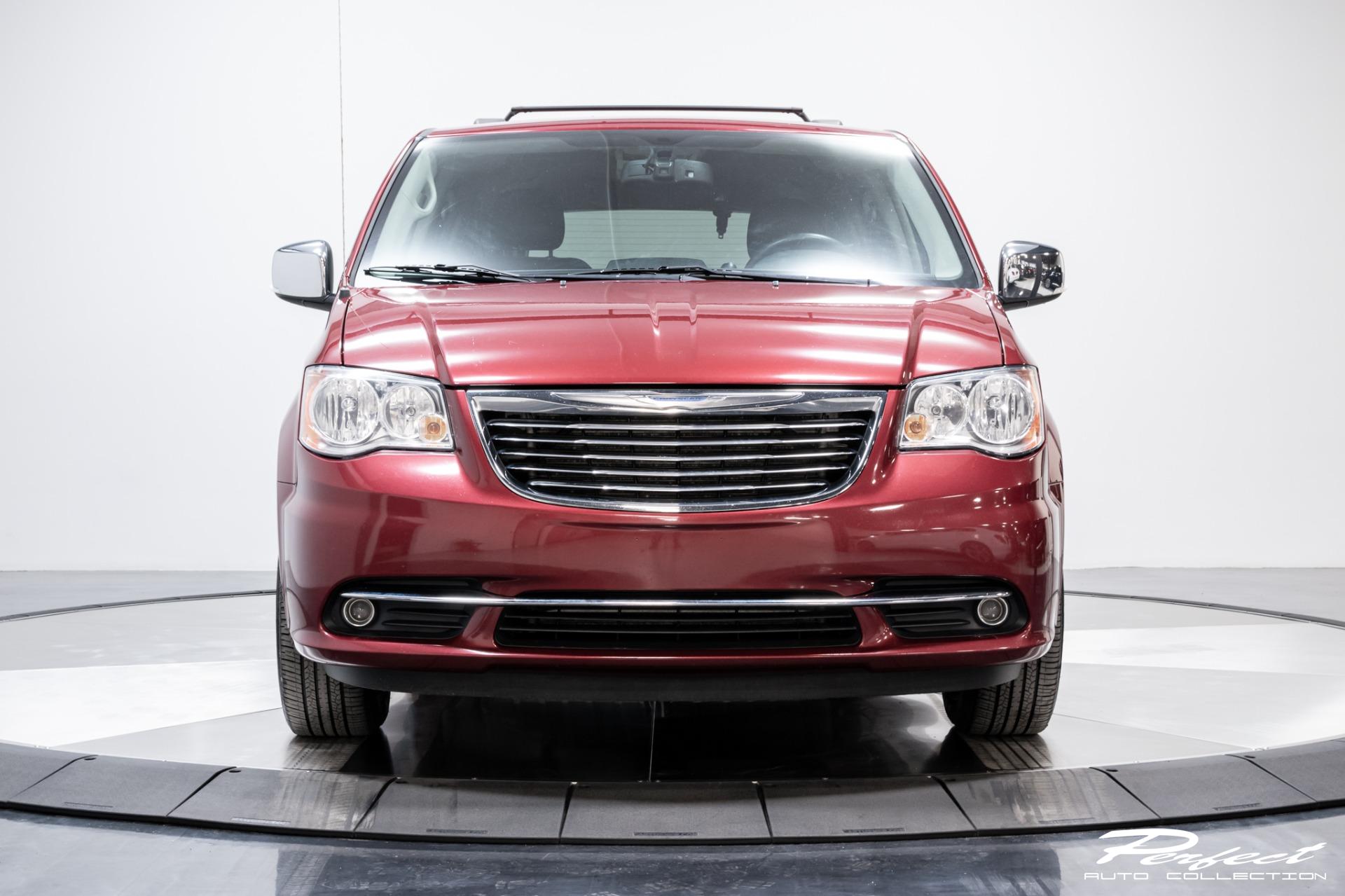 Used 2015 Chrysler Town and Country TouringL For Sale