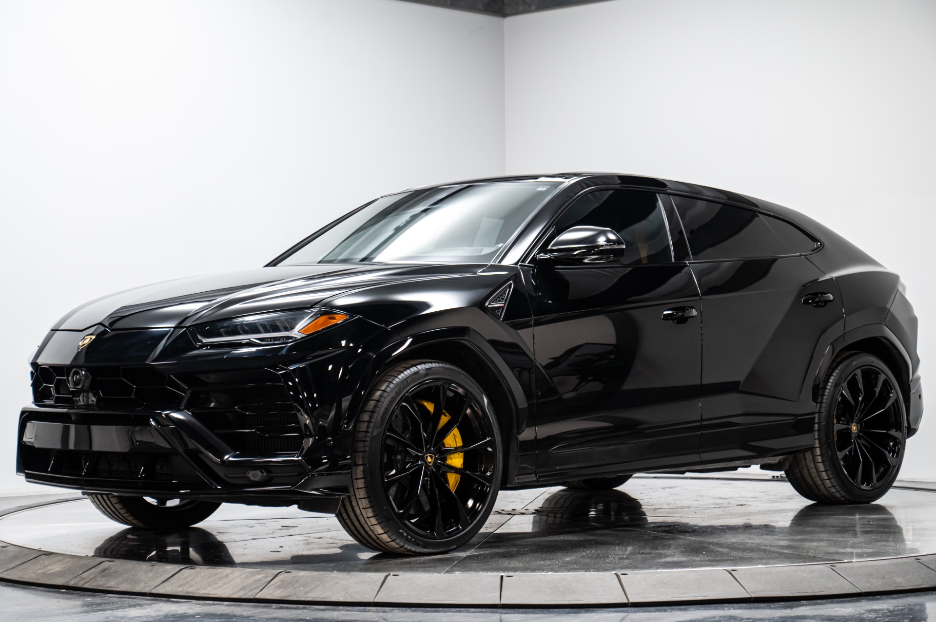 Used 2022 Lamborghini Urus Graphite Capsule For Sale (Sold
