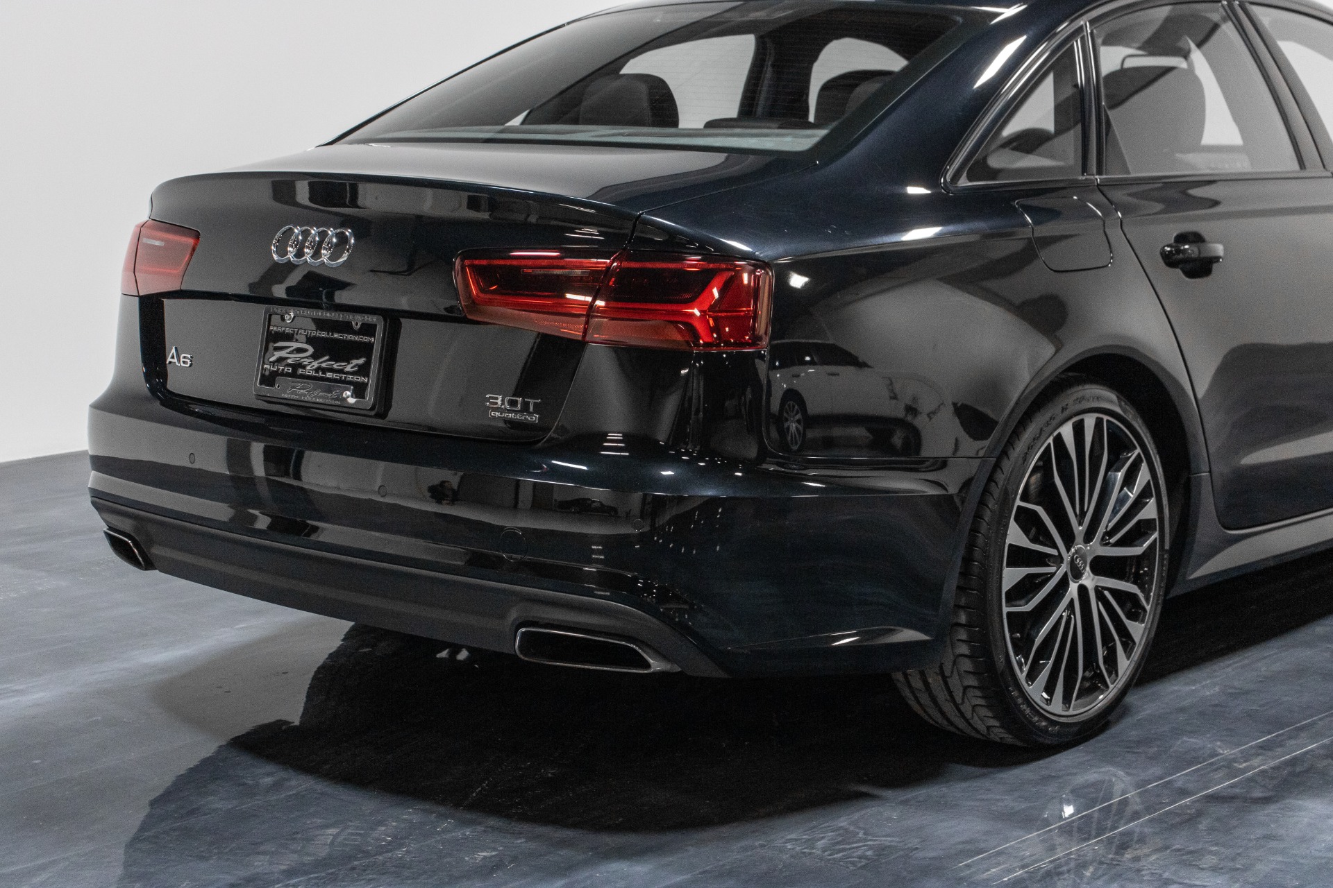 Used 2017 Audi A6 3.0T Premium Plus Sedan 4D for sale Sold at Perfect Auto Collection in Akron OH 44310 4