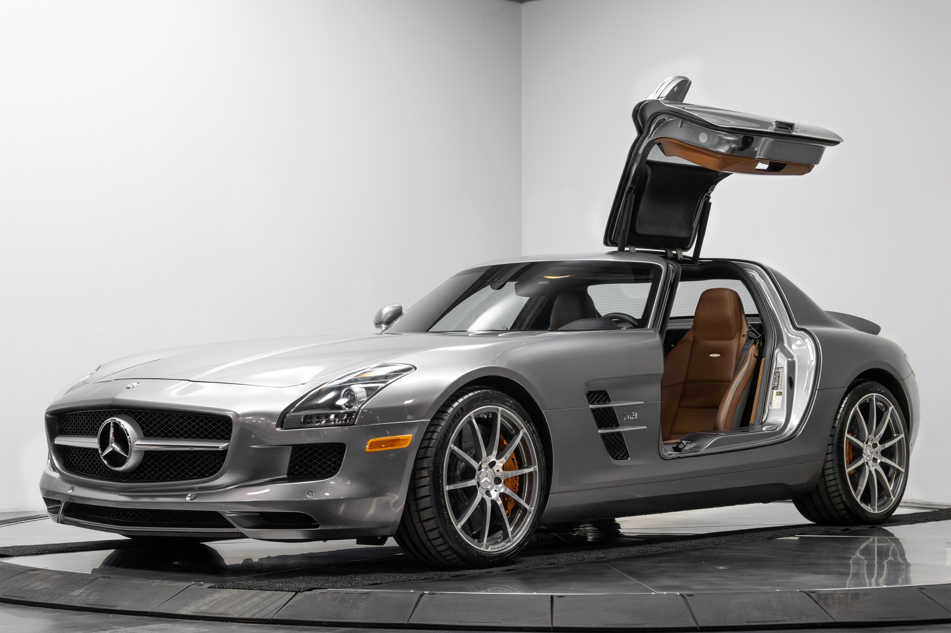 MB-129SL-AMGエヤロセツト販売 Used 2018 Mercedes-Benz AMG GT For Sale at Kian Motors | VIN