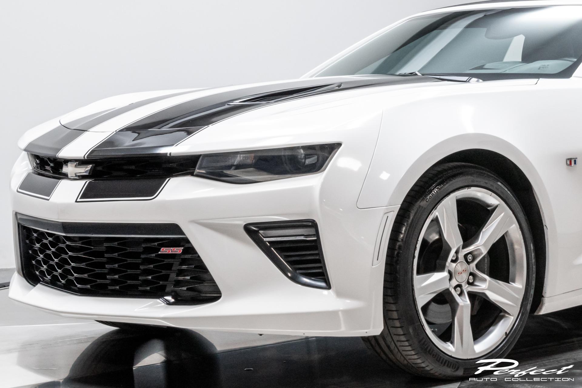 Used 2016 Chevrolet Camaro SS for sale Sold at Perfect Auto Collection in Akron OH 44310 3