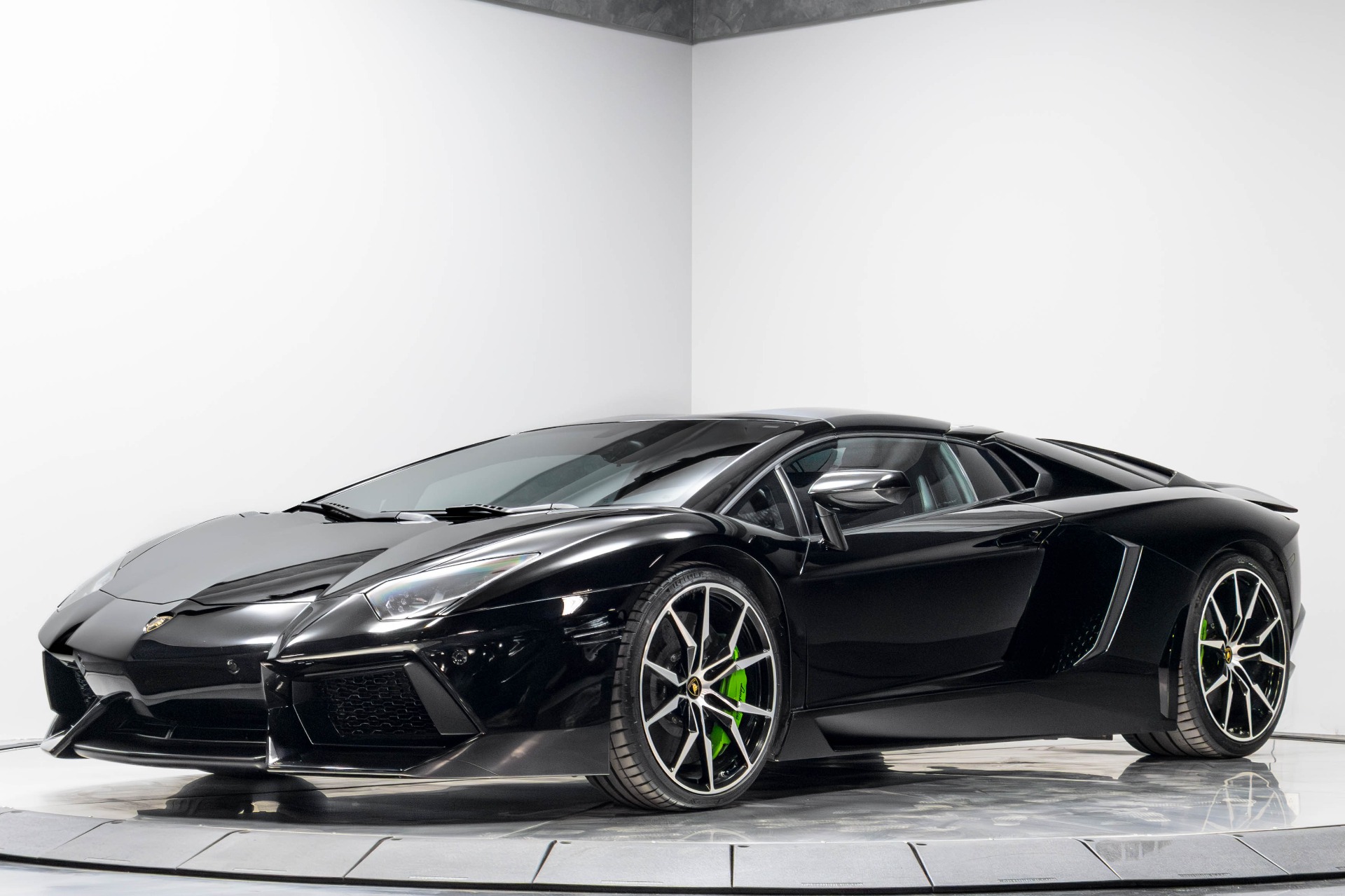 Used 2015 Lamborghini Aventador LP700-4 For Sale ($347,995