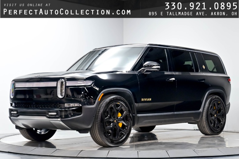 2023 Rivian R1S's photo