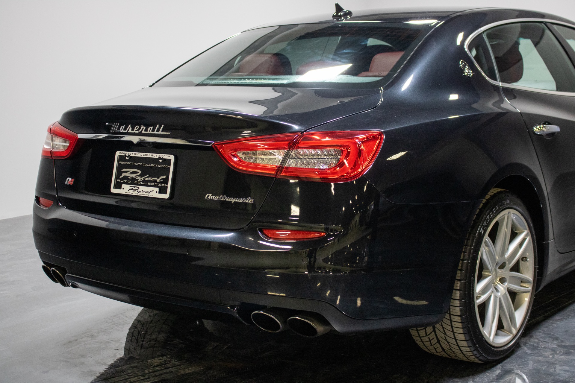 Used 2016 Maserati Quattroporte S Q4 Sedan 4D for sale Sold at Perfect Auto Collection in Akron OH 44310 4