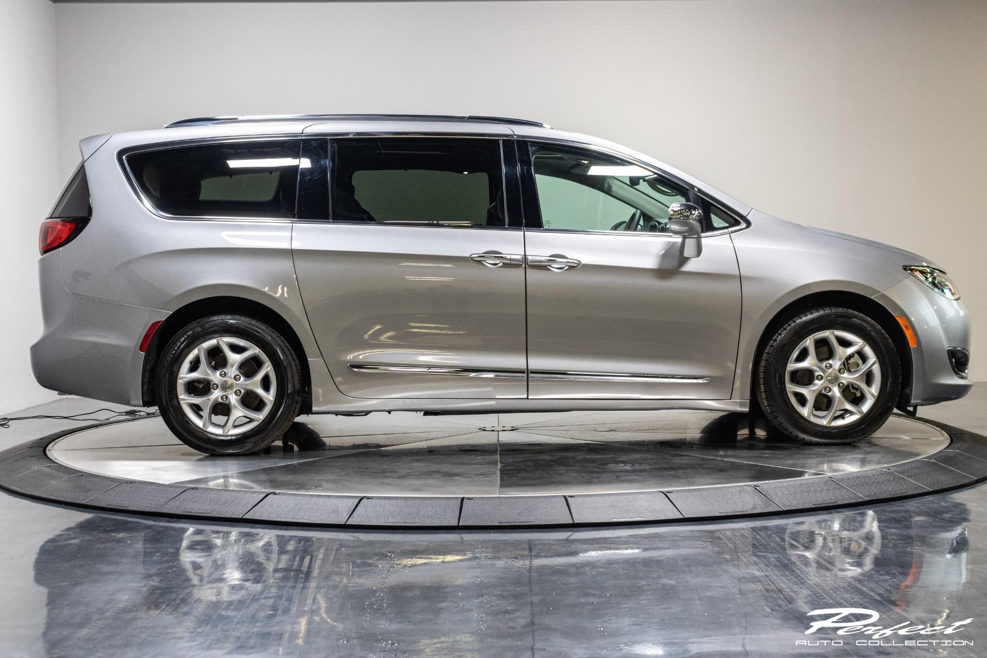 Used 2020 Chrysler Pacifica Limited Minivan 4D For Sale (28,493