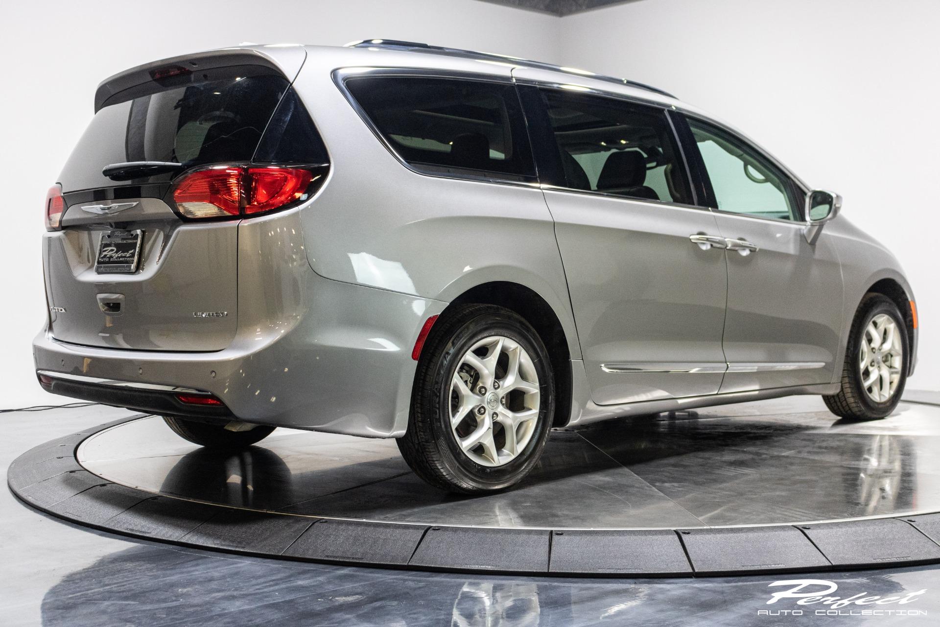 Used 2020 Chrysler Pacifica Limited Minivan 4D For Sale (28,493
