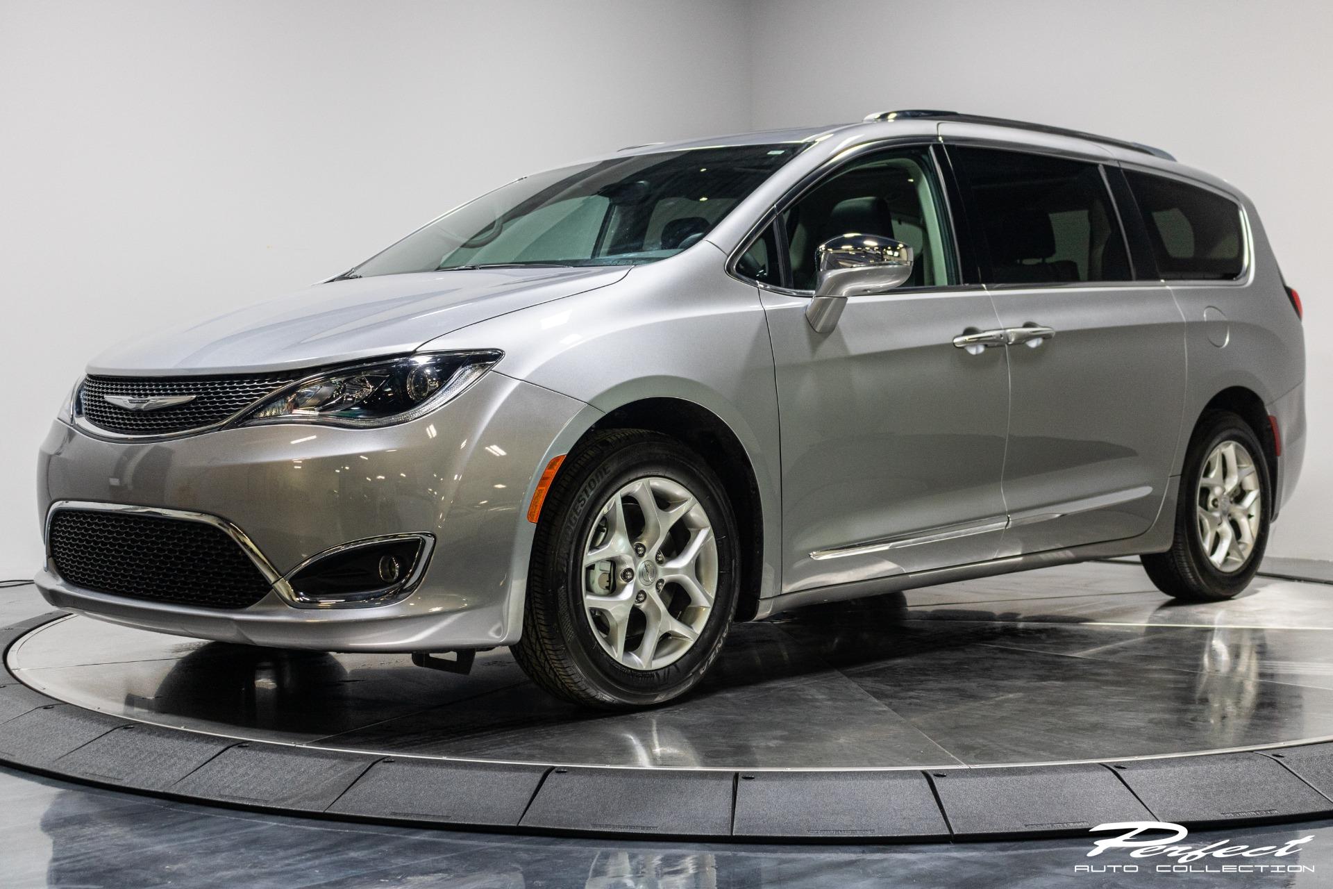 Used 2020 Chrysler Pacifica Limited Minivan 4D For Sale (28,493