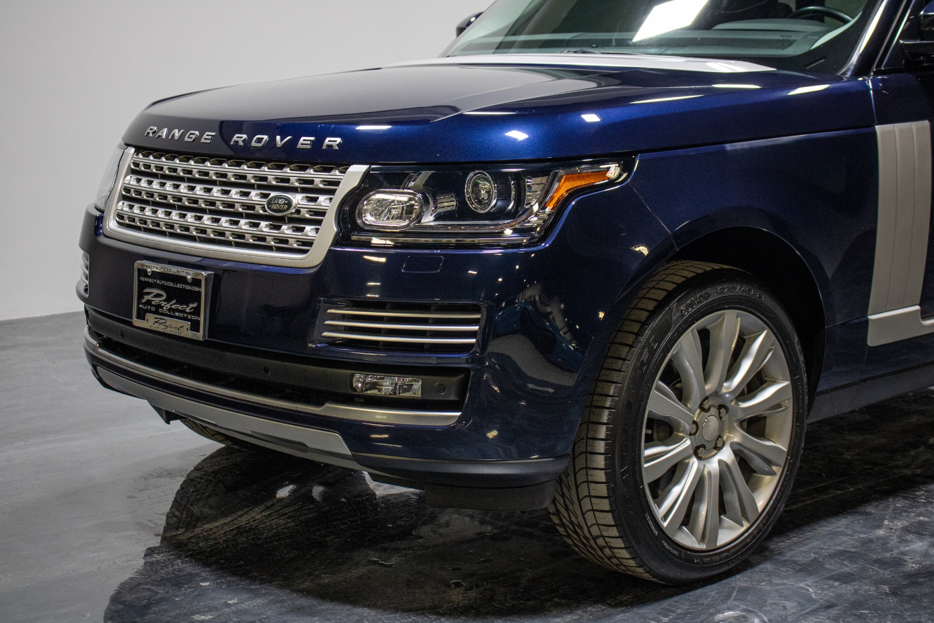 Used 2015 Land Rover Range Rover Supercharged Sport Utility 4D for sale Sold at Perfect Auto Collection in Akron OH 44310 2
