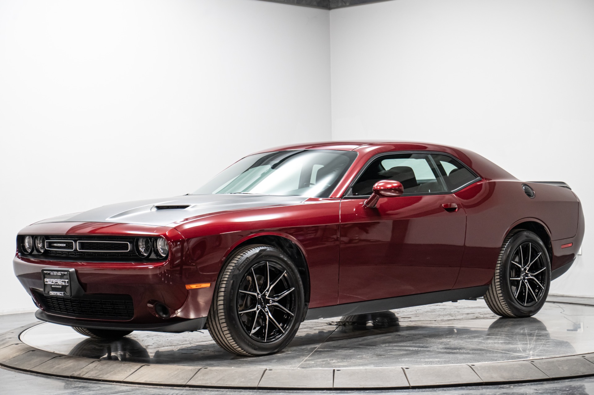 Used 2019 Dodge Challenger SXT for sale $25,395 at Perfect Auto Collection in Akron OH 44310 2