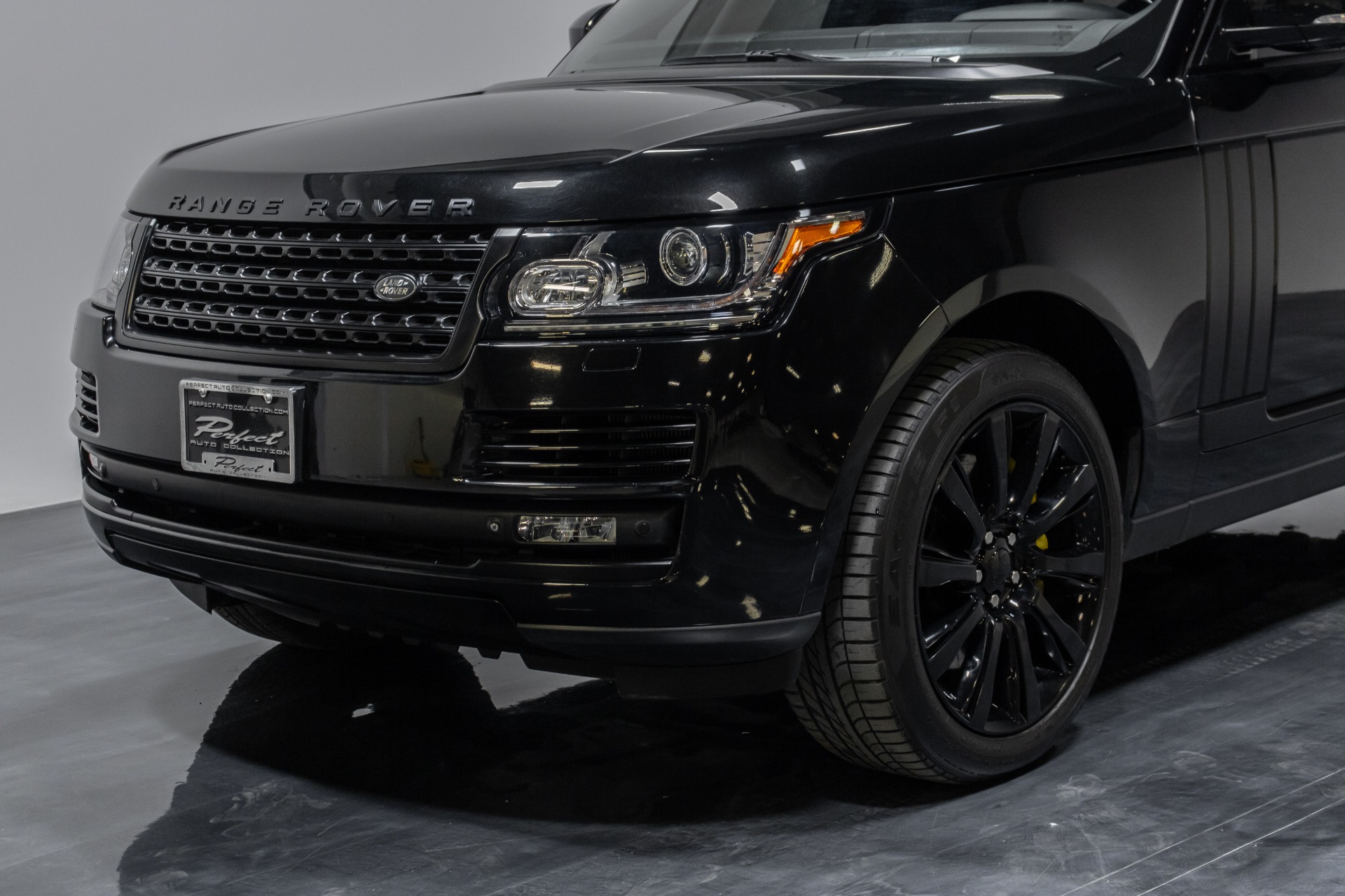 Used 2014 Land Rover Range Rover Supercharged Sport Utility 4D for sale Sold at Perfect Auto Collection in Akron OH 44310 3