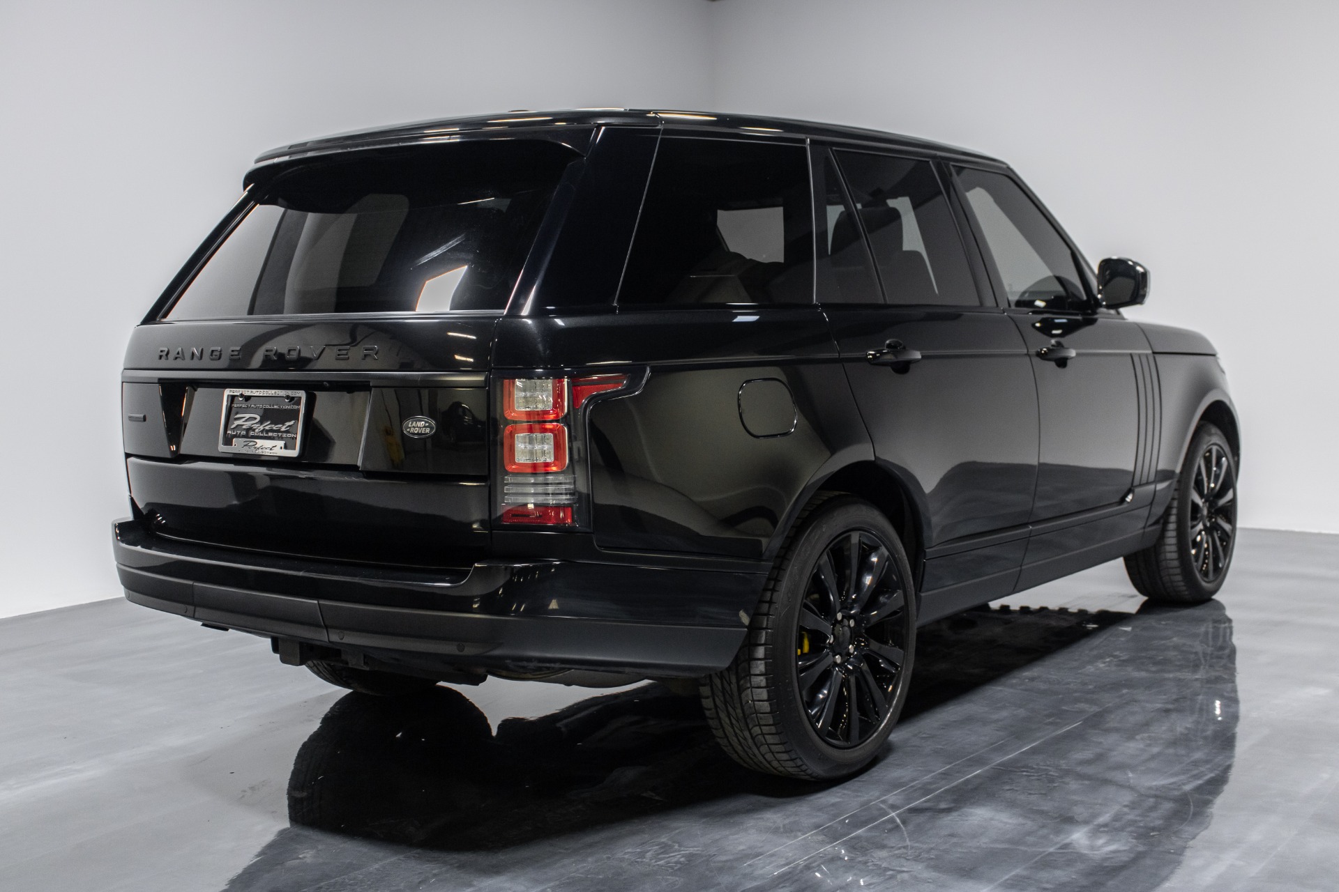 Used 2014 Land Rover Range Rover Supercharged Sport Utility 4D for sale Sold at Perfect Auto Collection in Akron OH 44310 4