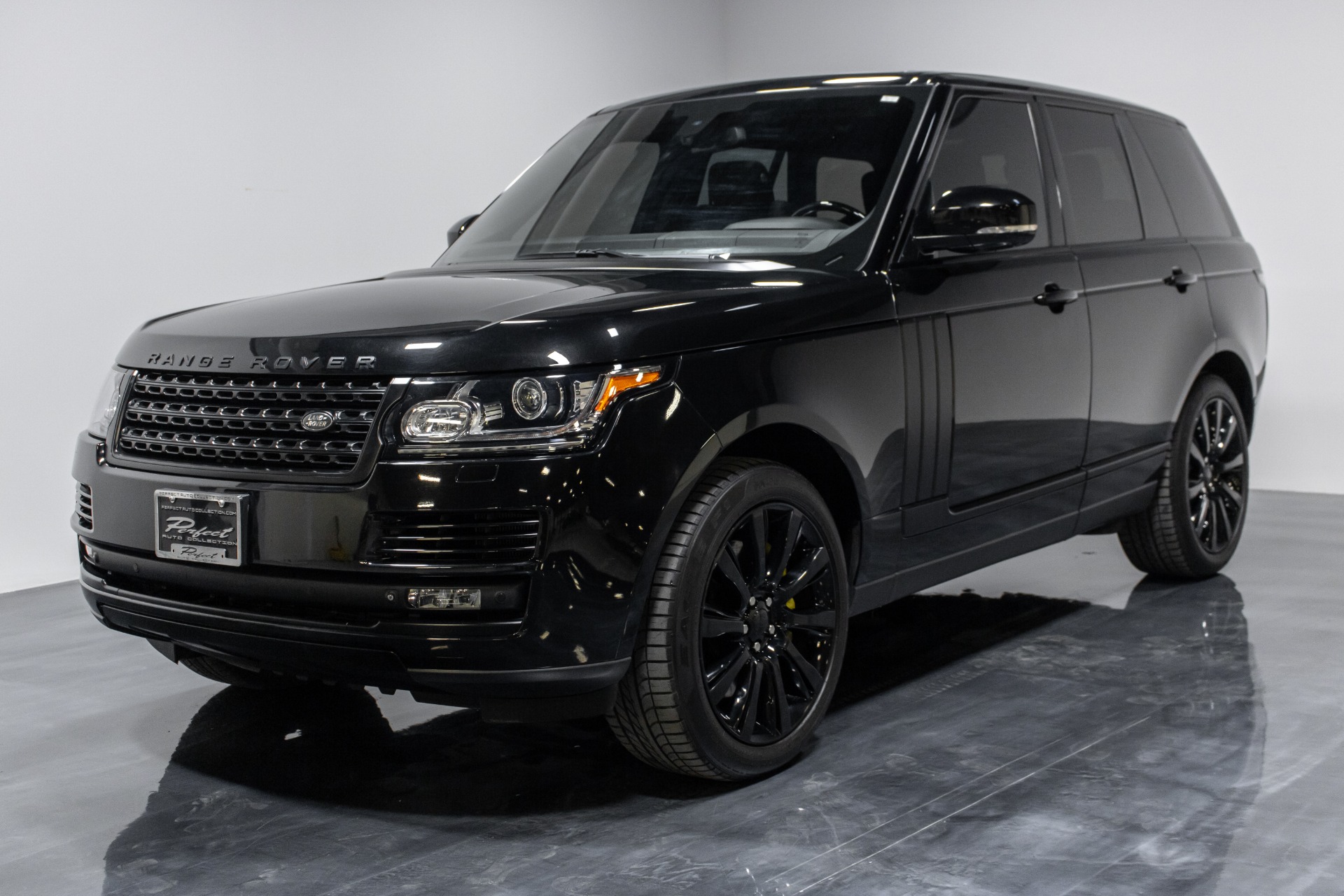Used 2014 Land Rover Range Rover Supercharged Sport Utility 4D for sale Sold at Perfect Auto Collection in Akron OH 44310 1