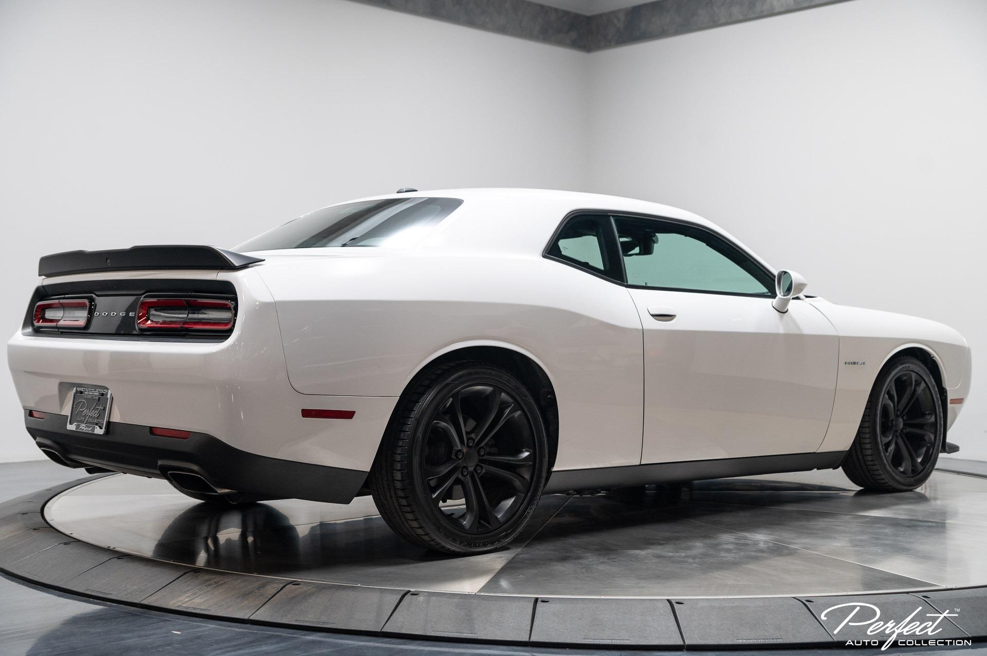 Used 2020 Dodge Challenger R/T for sale $29,993 at Perfect Auto Collection in Akron OH 44310 4