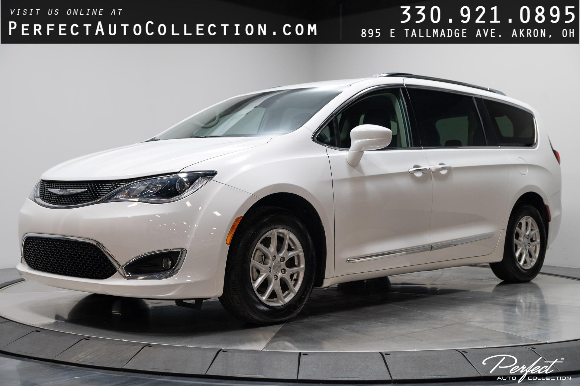 Used 2020 Chrysler Pacifica Touring L for sale $25,895 at Perfect Auto Collection in Akron OH 44310 1