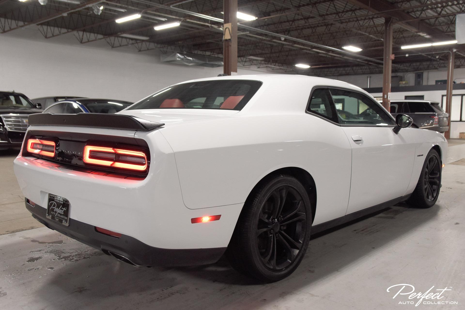 Used 2020 Dodge Challenger R/T for sale $30,995 at Perfect Auto Collection in Akron OH 44310 4
