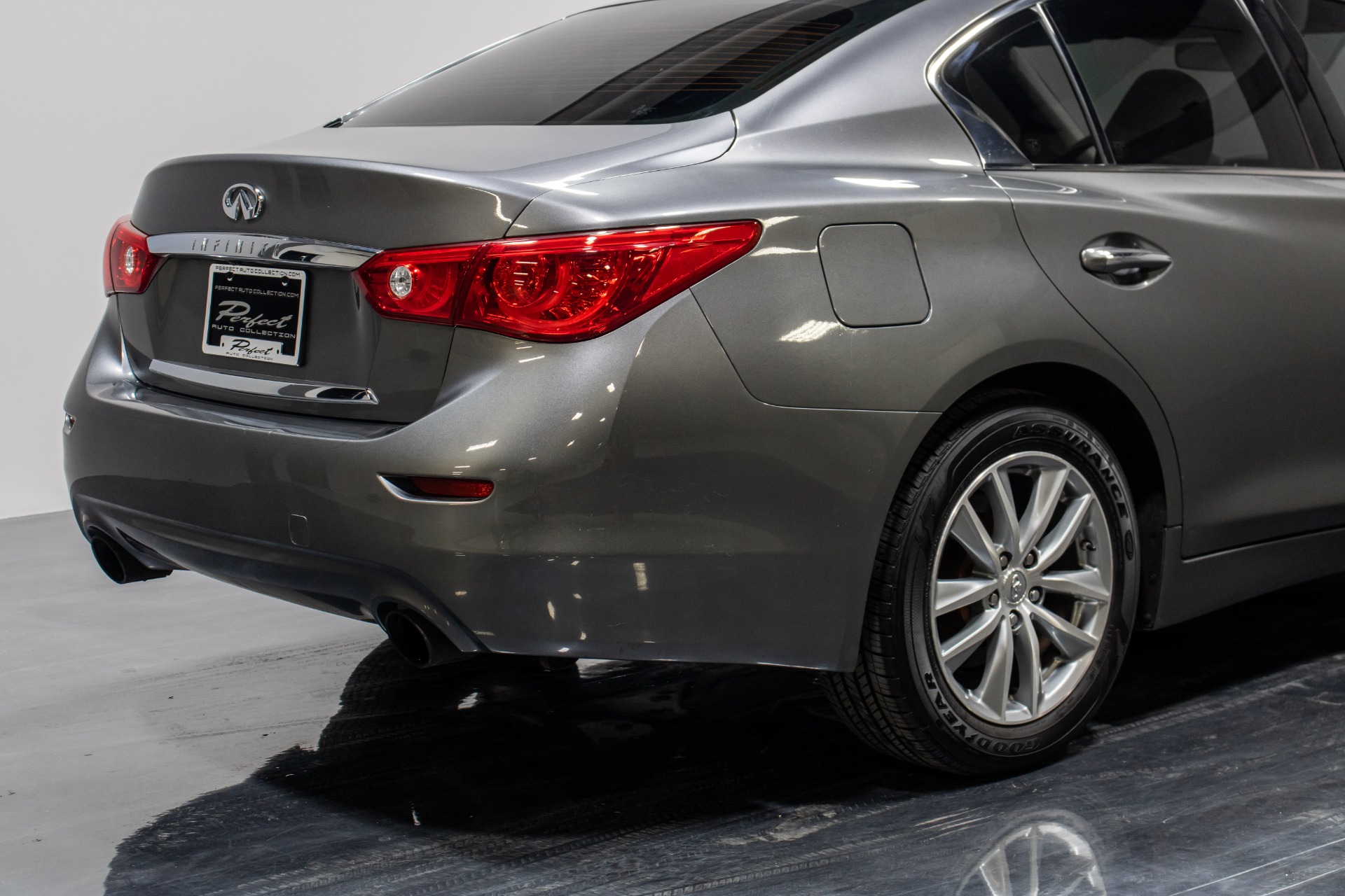 Used 2015 INFINITI Q50 Base AWD 4-Door for sale Sold at Perfect Auto Collection in Akron OH 44310 4