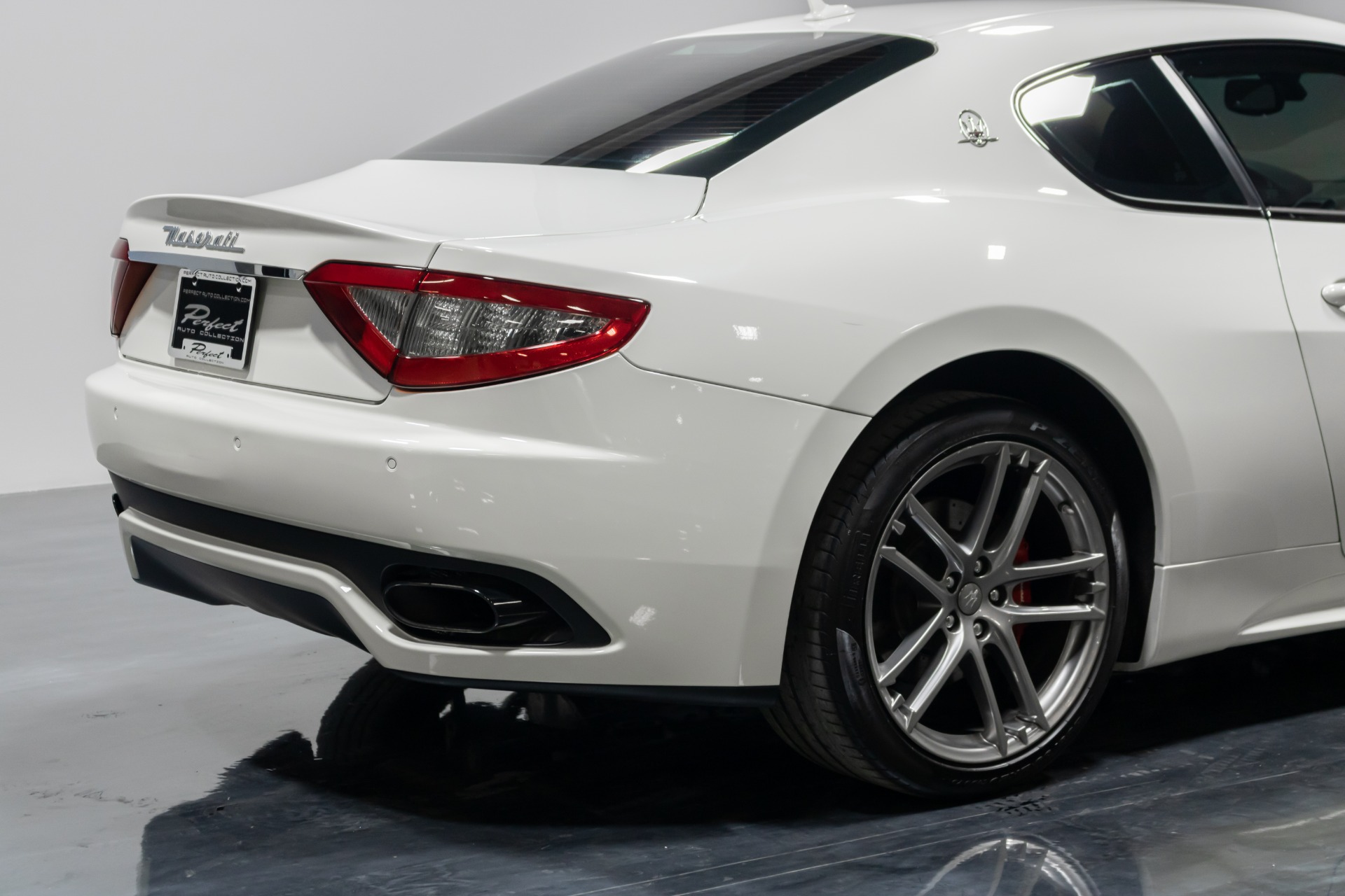 Used 2015 Maserati GranTurismo Sport for sale Sold at Perfect Auto Collection in Akron OH 44310 4