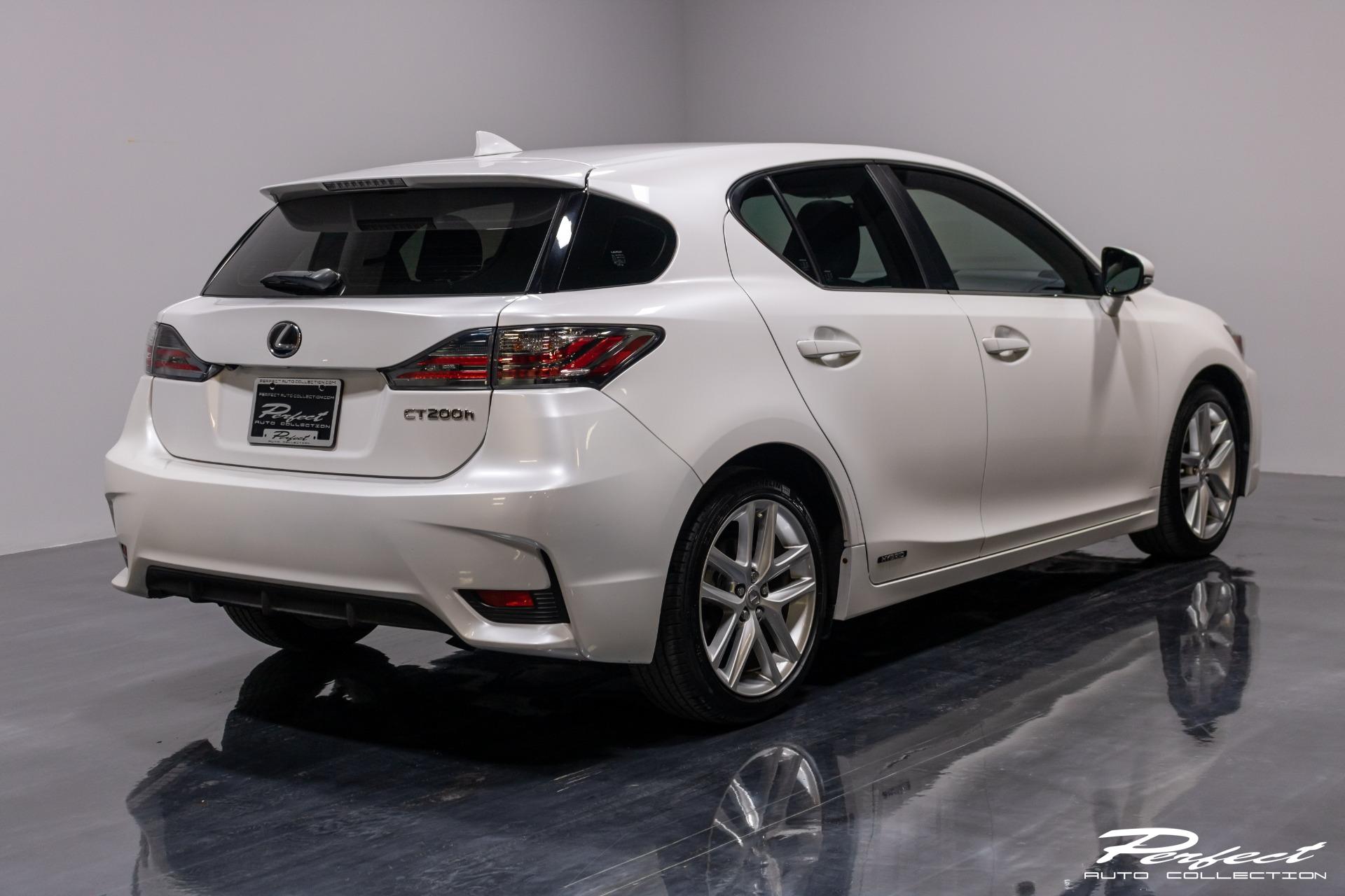 Used 2017 Lexus CT 200h for sale Sold at Perfect Auto Collection in Akron OH 44310 4