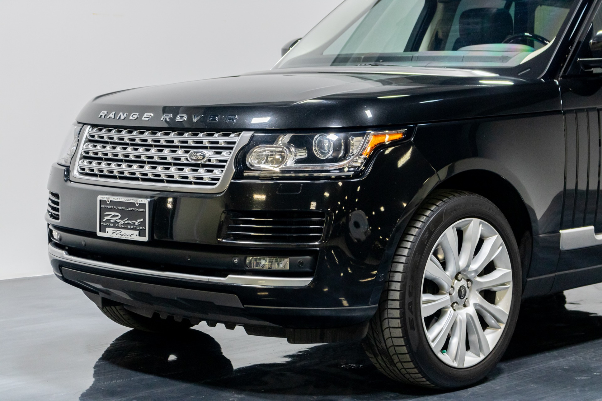 Used 2013 Land Rover Range Rover Supercharged for sale Sold at Perfect Auto Collection in Akron OH 44310 3