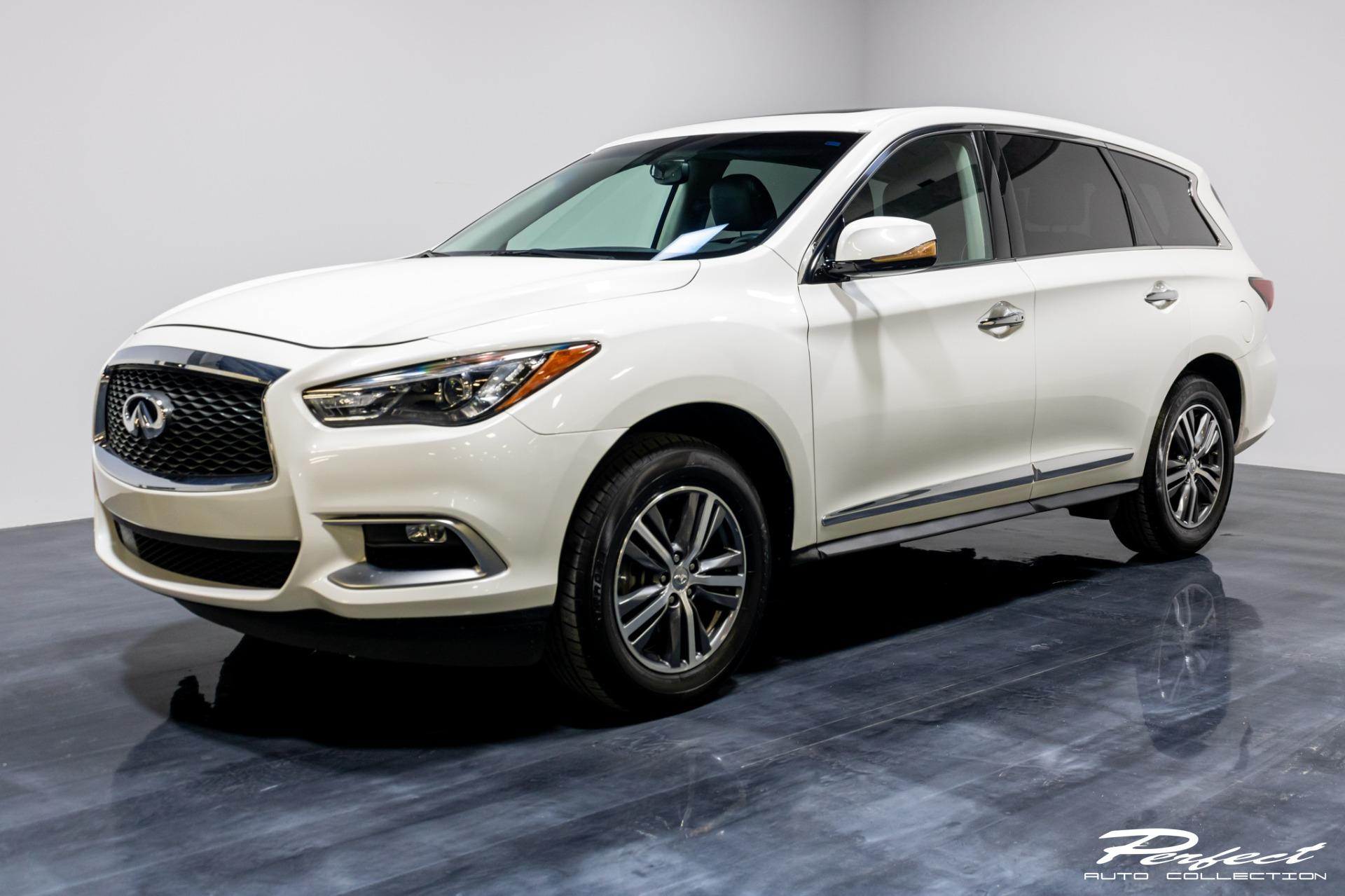 Used 2016 INFINITI QX60 for sale Sold at Perfect Auto Collection in Akron OH 44310 1
