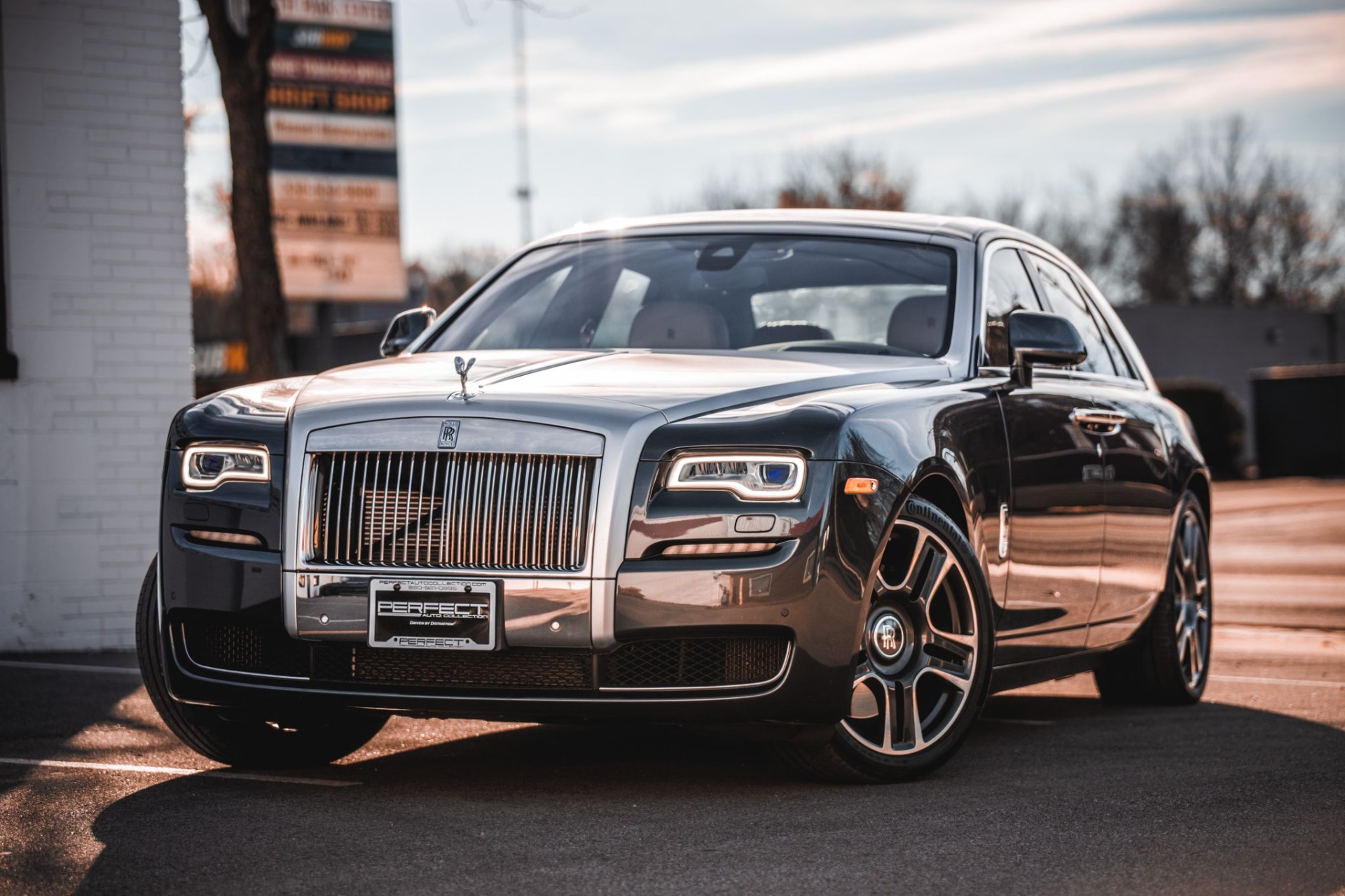 洋書 ROLLS ROYCE IN AMERICA Rolls-Royce | Trending Brands | Perfect Auto Collection